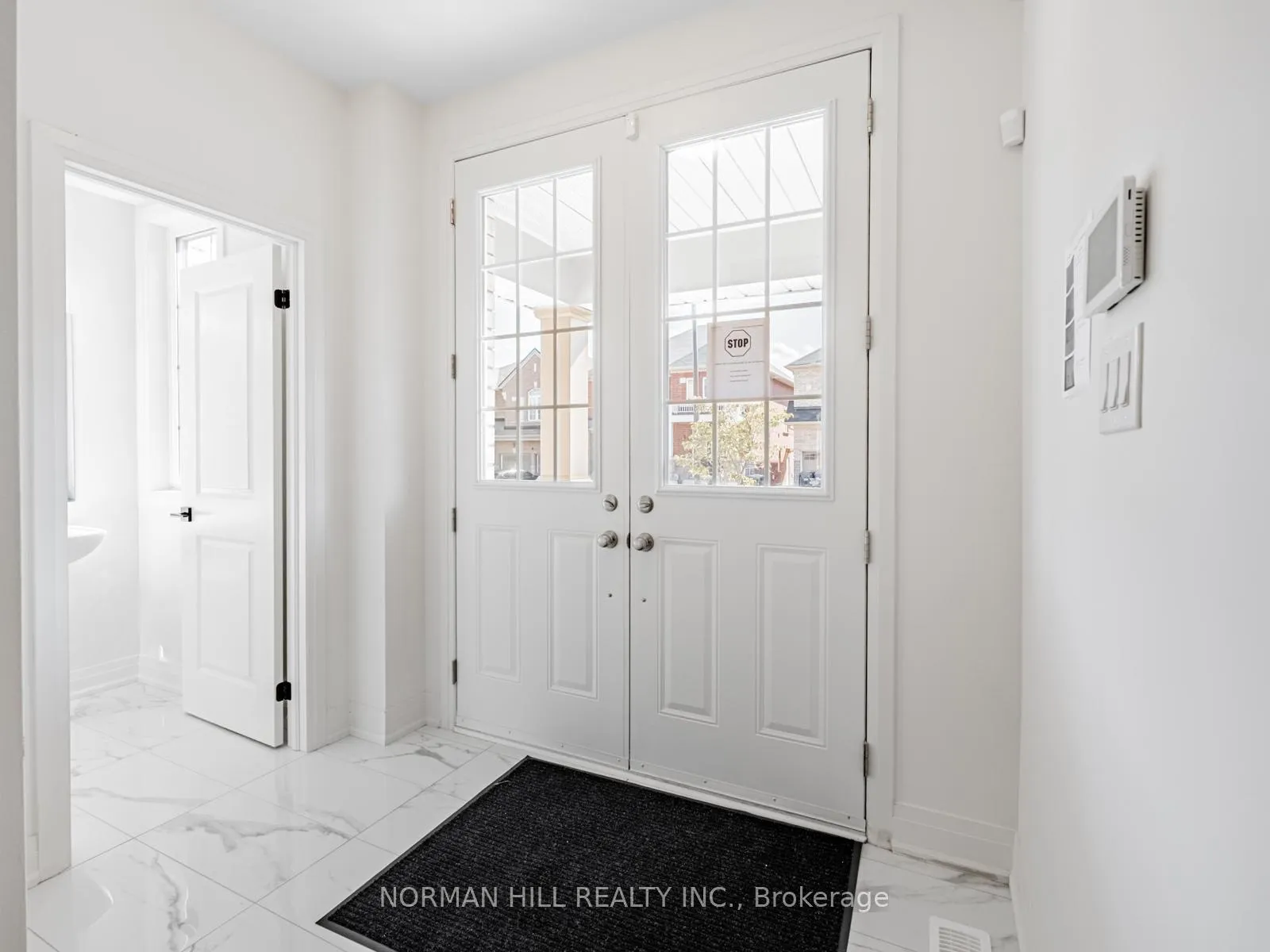 Photo 3 of 7 Lilestone Drive, Brampton, Credit Valley — HOMEH