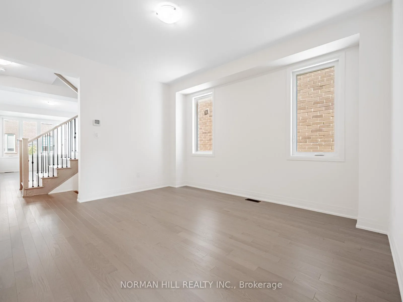 Photo 5 of 7 Lilestone Drive, Brampton, Credit Valley — HOMEH