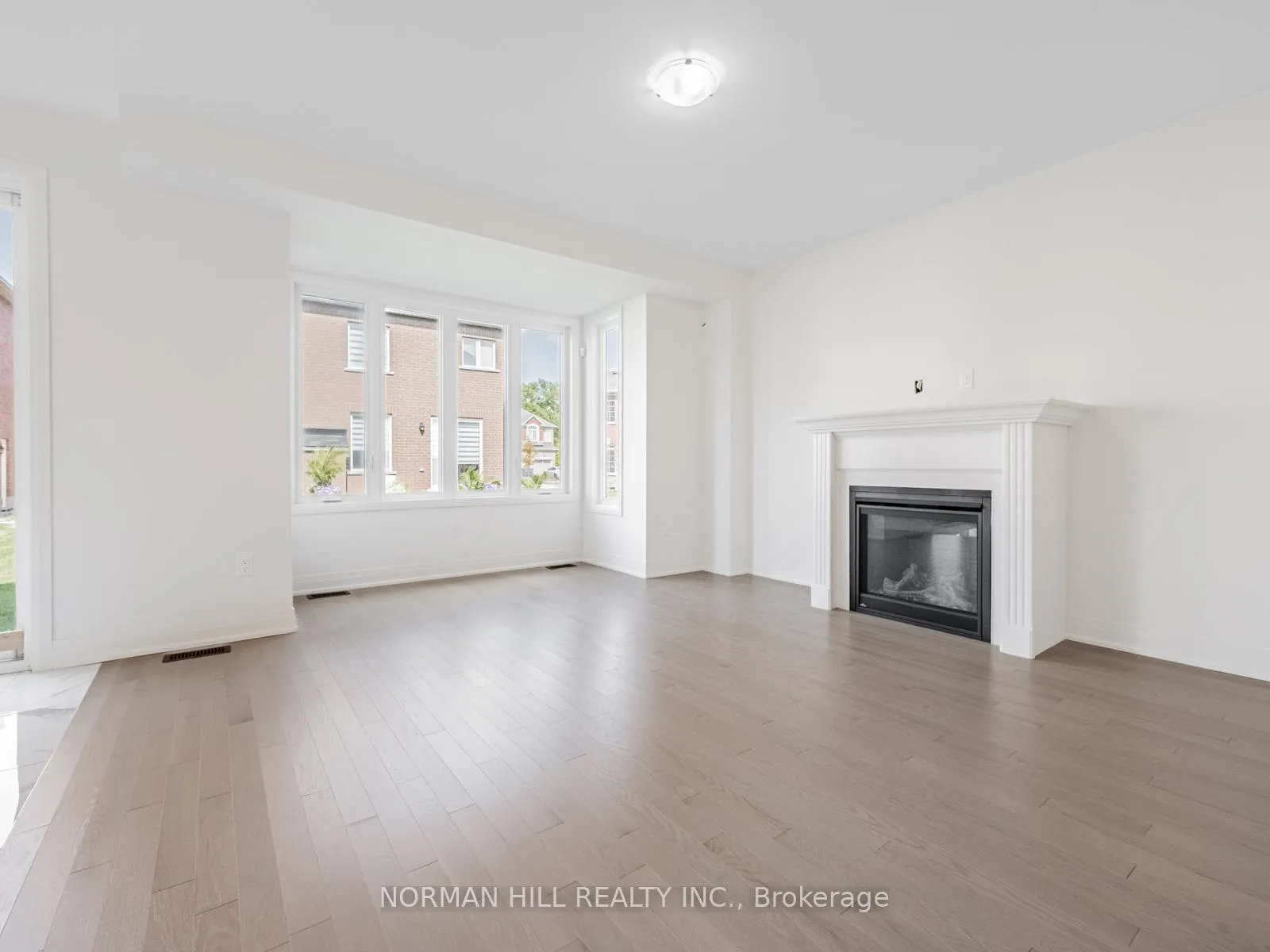 Photo 7 of 7 Lilestone Drive, Brampton, Credit Valley — HOMEH