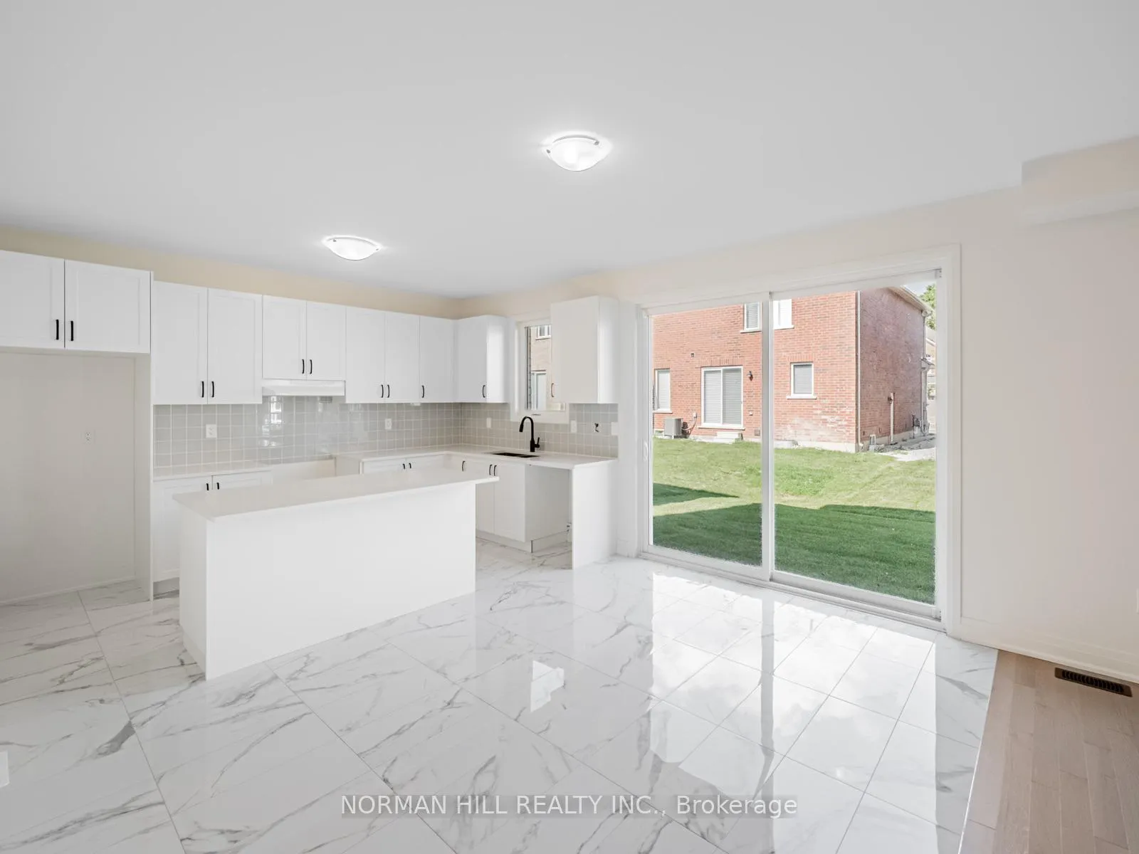 Photo 10 of 7 Lilestone Drive, Brampton, Credit Valley — HOMEH