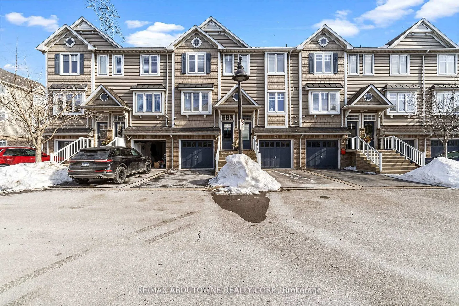 Photo 4 of Unit #3, 337 Beach Boulevard, Hamilton, Hamilton Beach — HOMEH