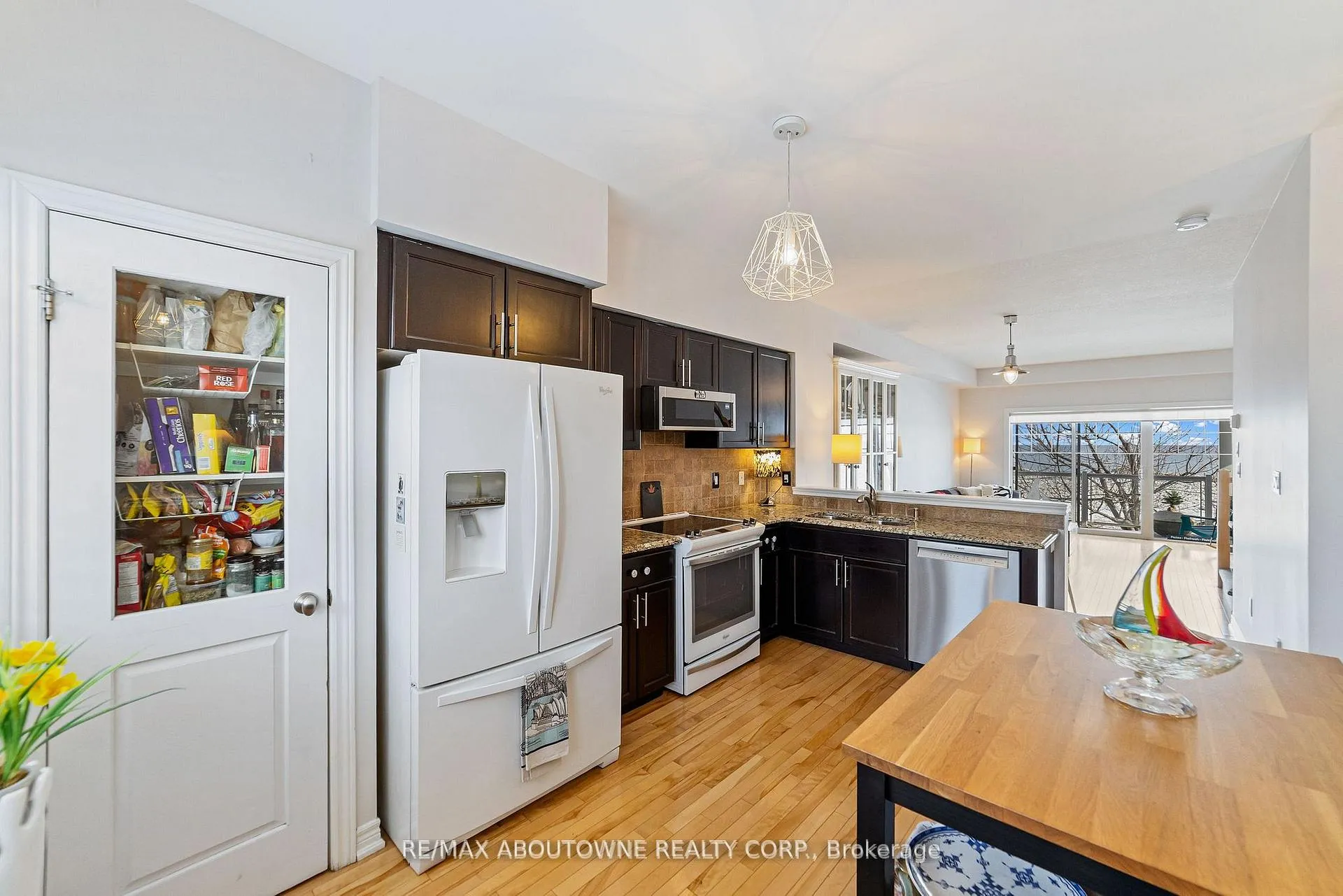 Photo 7 of Unit #3, 337 Beach Boulevard, Hamilton, Hamilton Beach — HOMEH