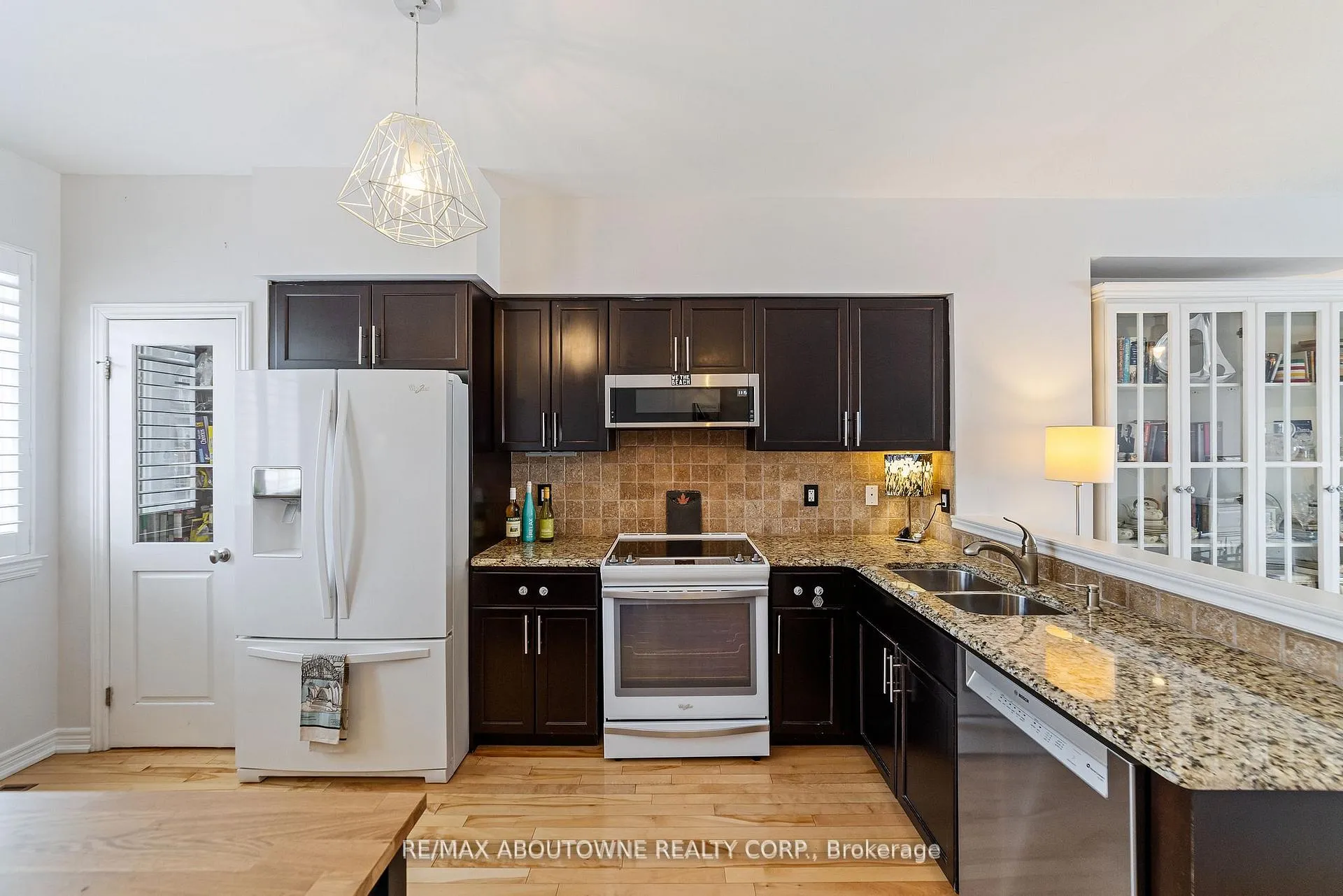Photo 8 of Unit #3, 337 Beach Boulevard, Hamilton, Hamilton Beach — HOMEH