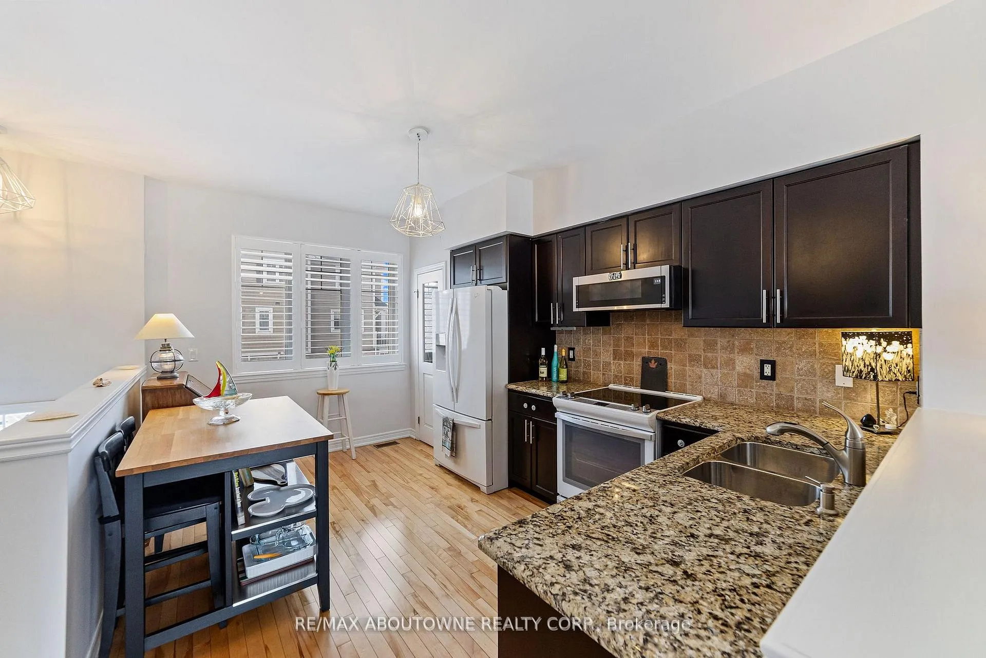 Photo 9 of Unit #3, 337 Beach Boulevard, Hamilton, Hamilton Beach — HOMEH