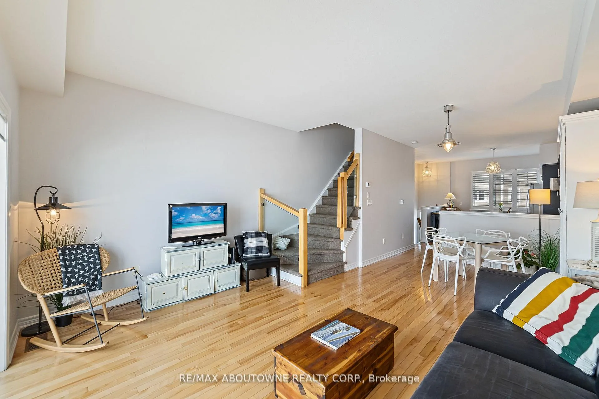 Photo 14 of Unit #3, 337 Beach Boulevard, Hamilton, Hamilton Beach — HOMEH