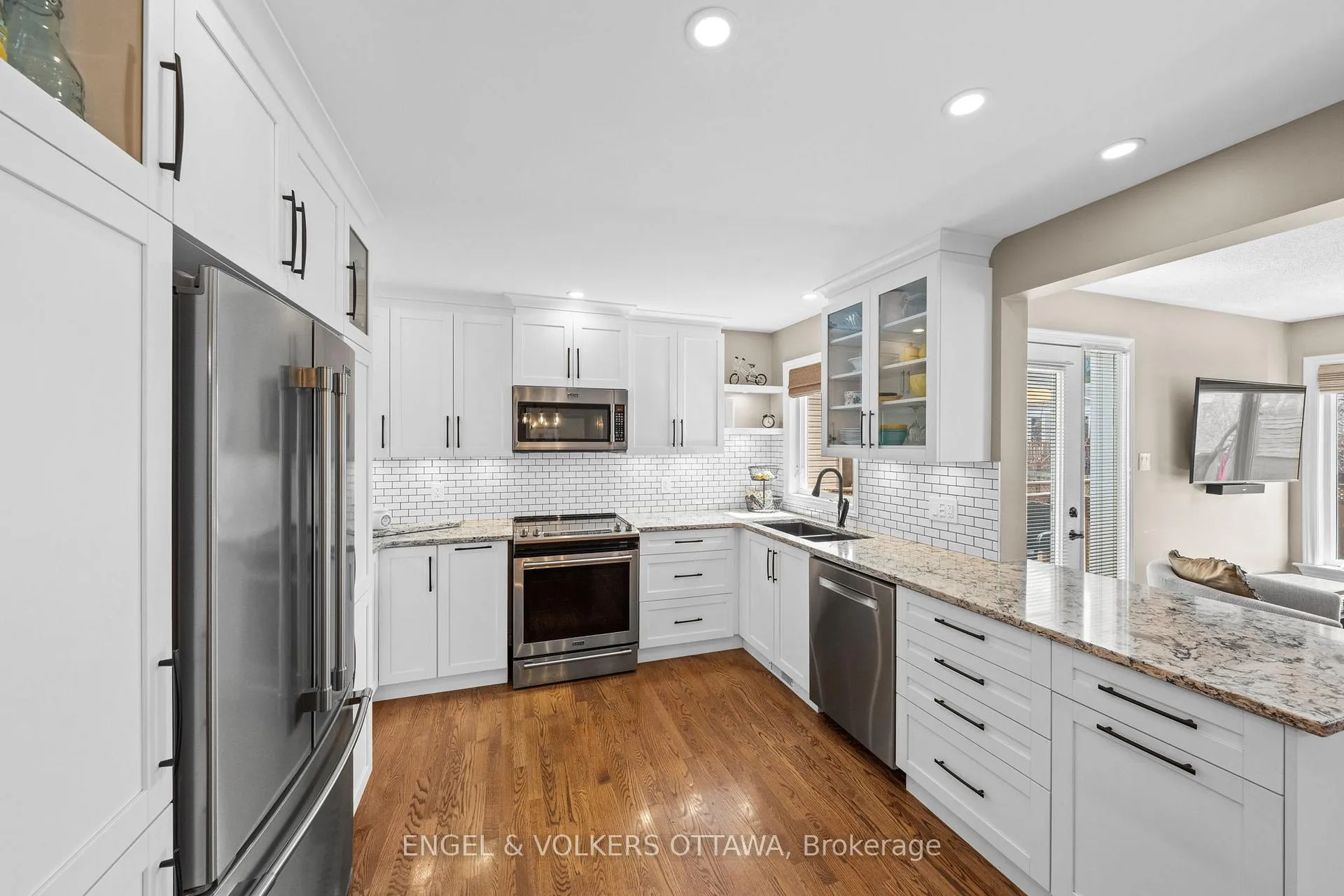 Photo 6 of 232 Deerfox Drive, Ottawa, Barrhaven - Longfields — HOMEH