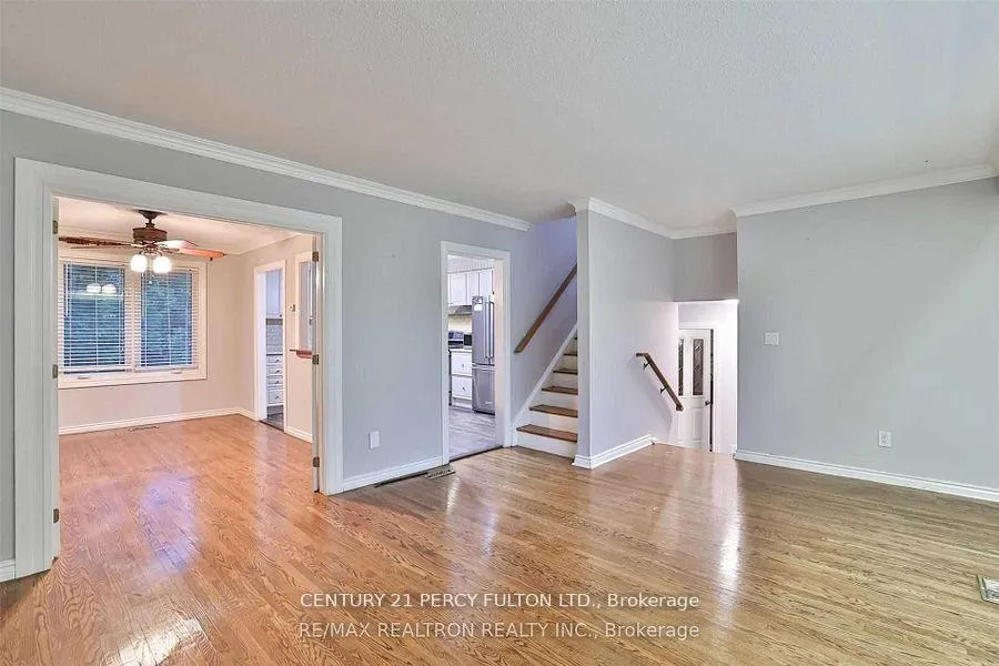 Photo 7 of 542 Dianne Drive, Oshawa, Donevan — HOMEH