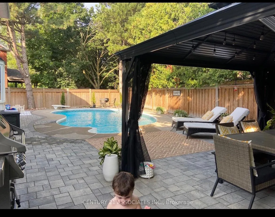 Photo 3 of 24 Garnish Green, Markham, Markham Village — HOMEH