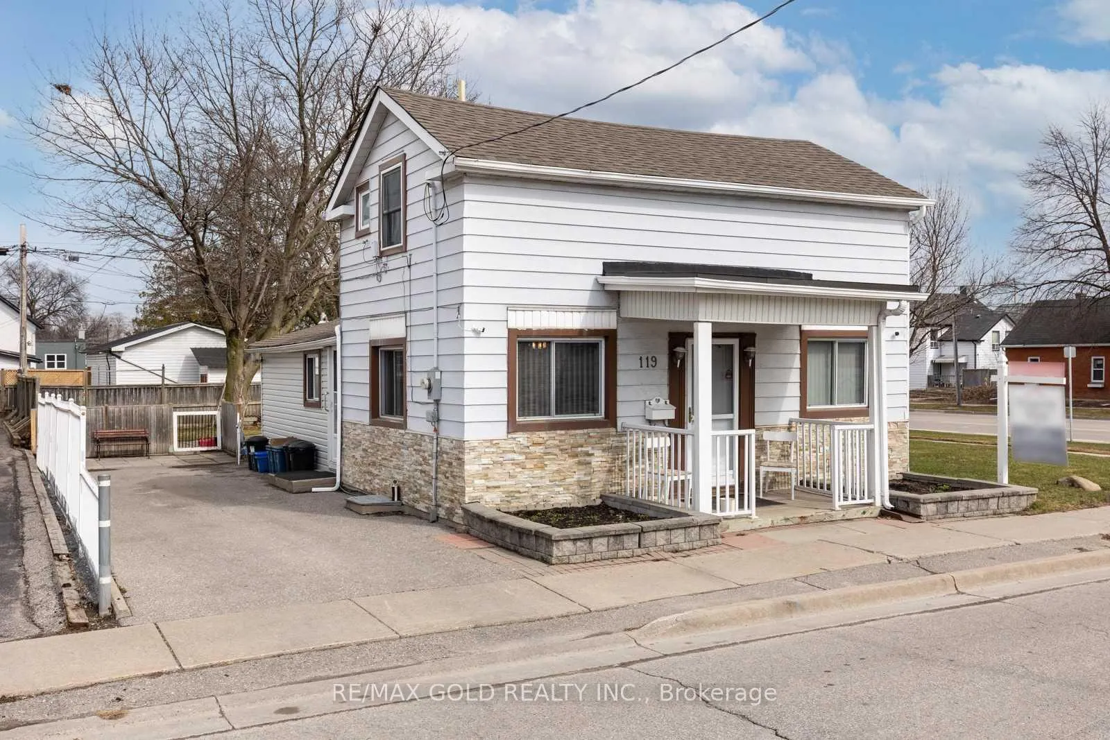 Front of 119 Celina Street