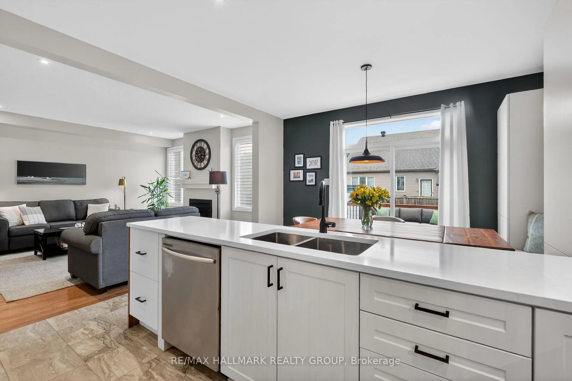 Photo 10 of 558 Genevriers Street, Ottawa, Avalon West — HOMEH