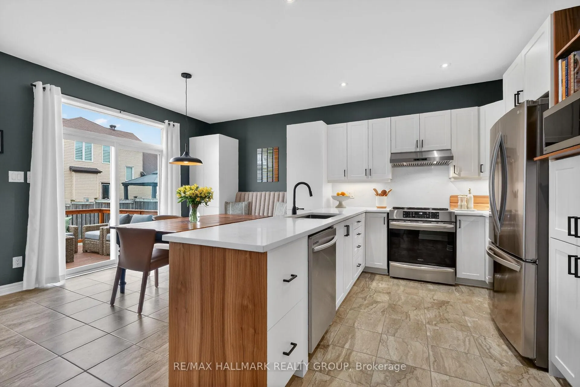 Photo 13 of 558 Genevriers Street, Ottawa, Avalon West — HOMEH