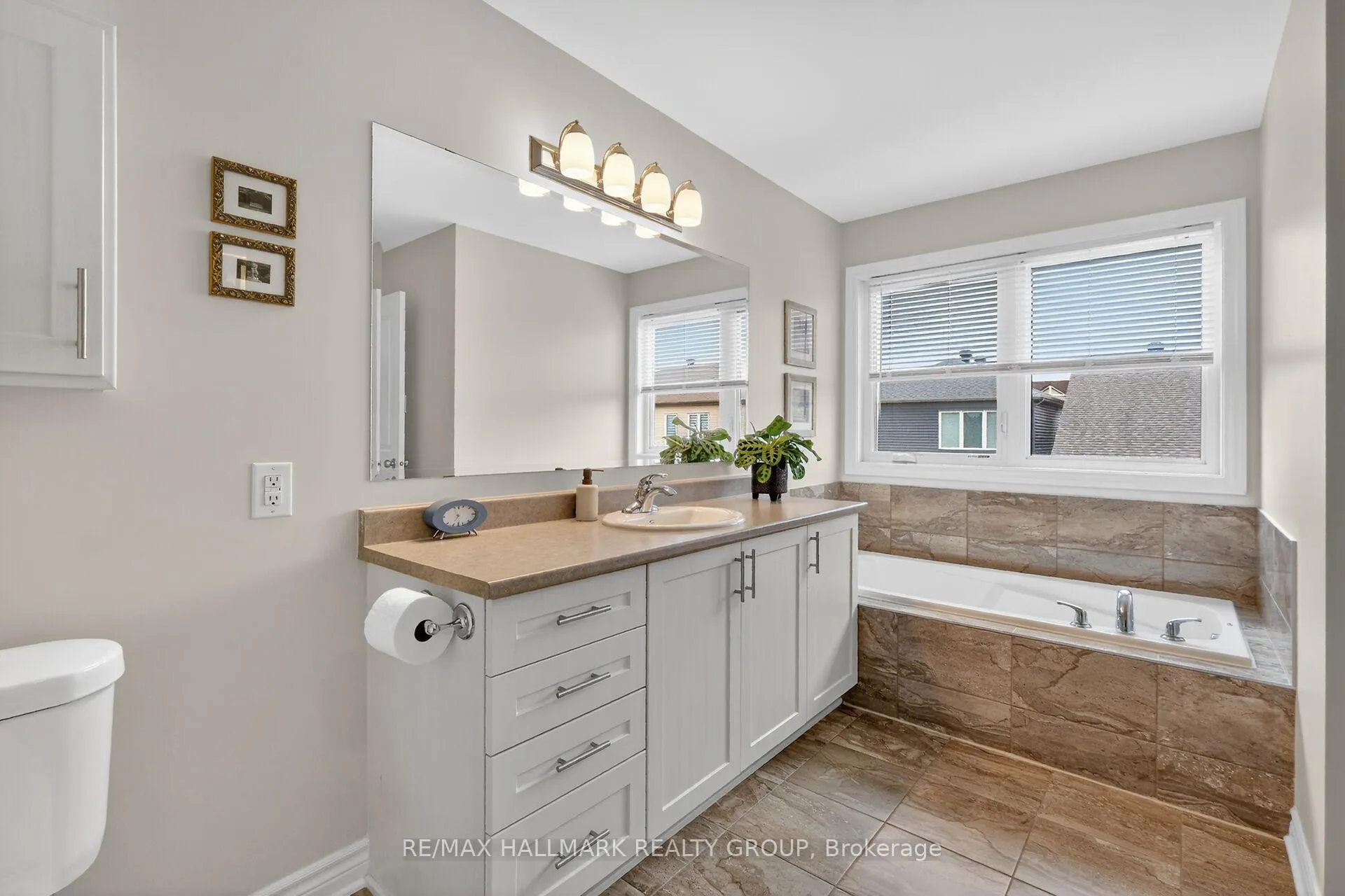 Photo 19 of 558 Genevriers Street, Ottawa, Avalon West — HOMEH