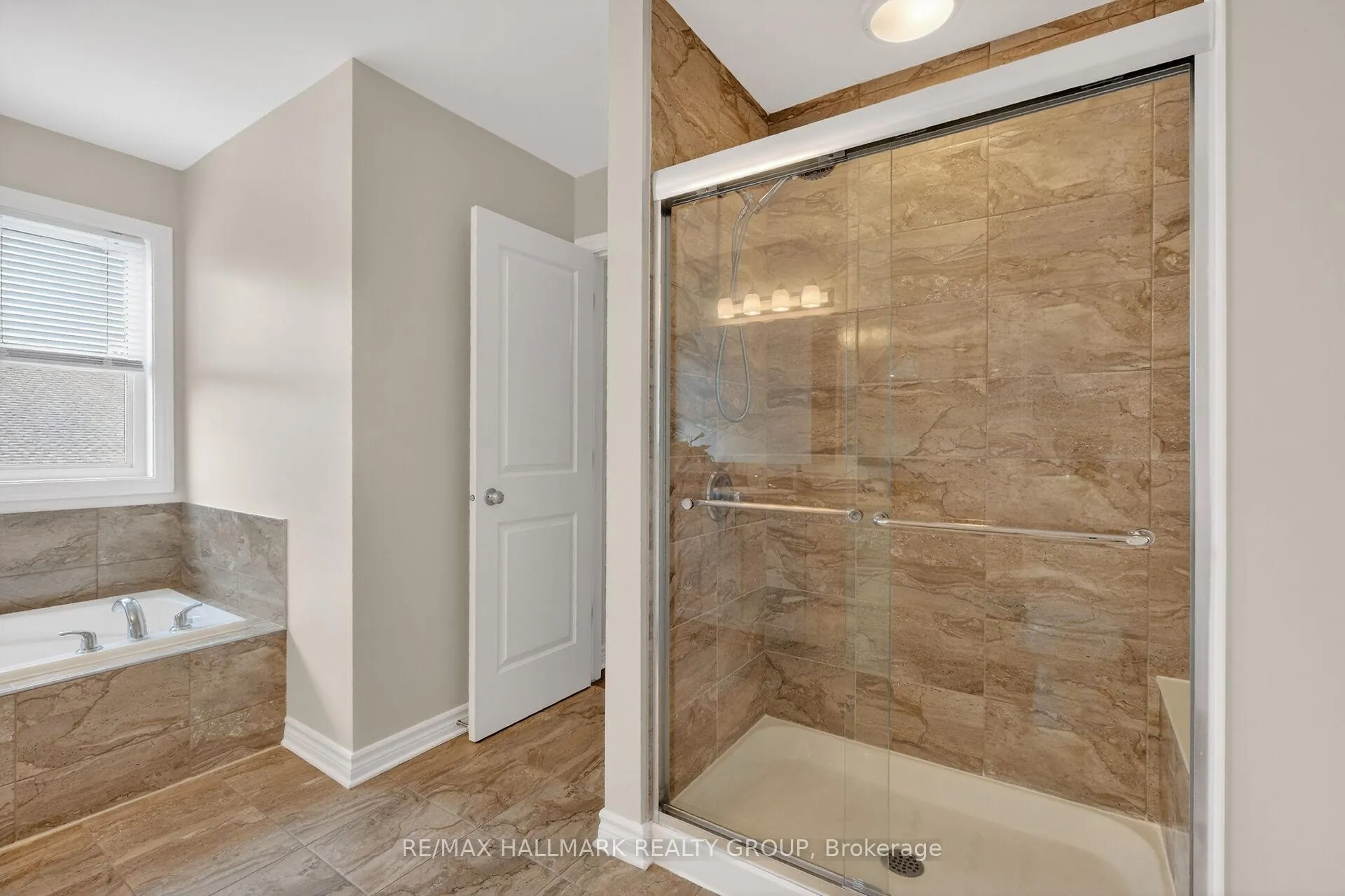 Photo 20 of 558 Genevriers Street, Ottawa, Avalon West — HOMEH