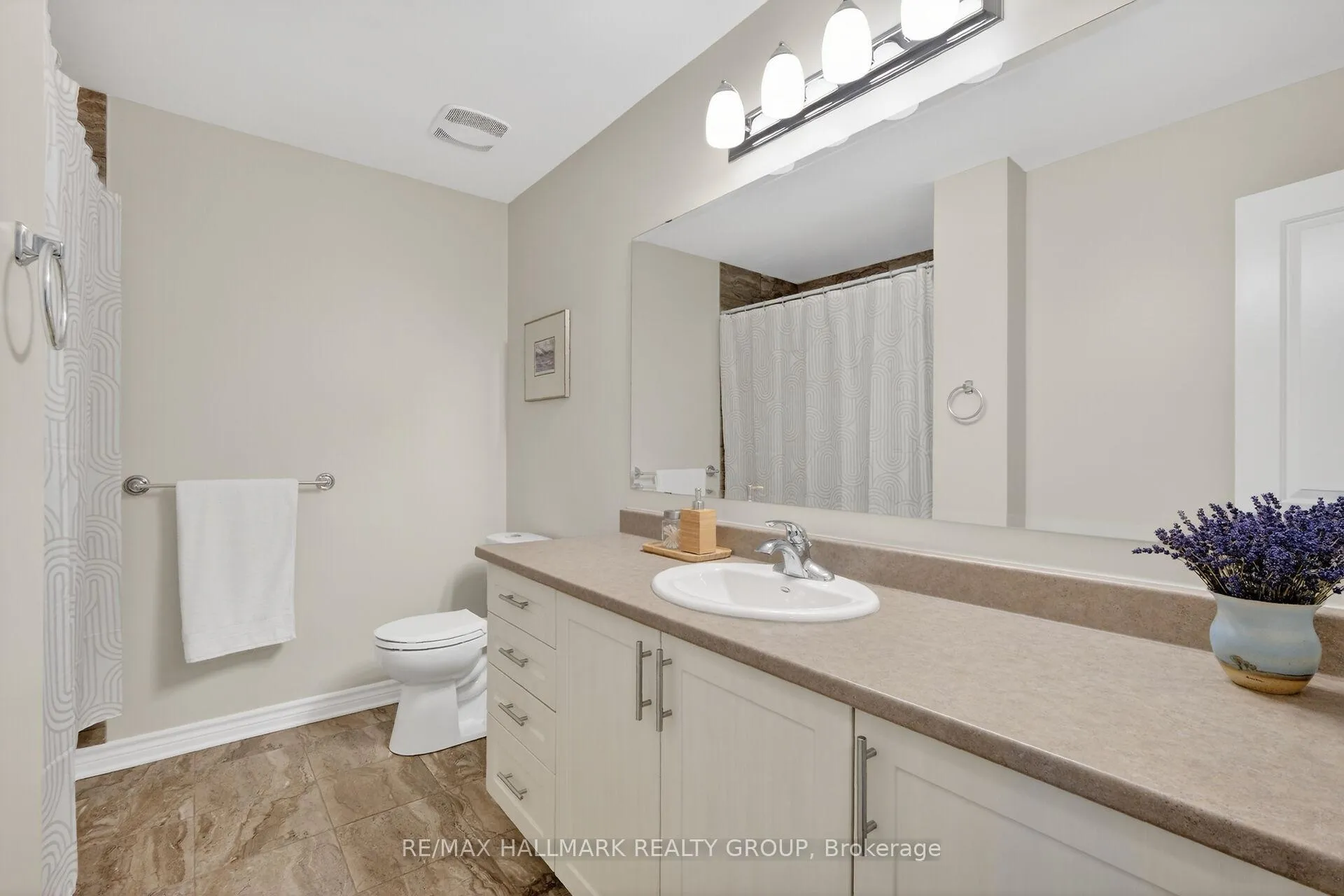 Photo 23 of 558 Genevriers Street, Ottawa, Avalon West — HOMEH