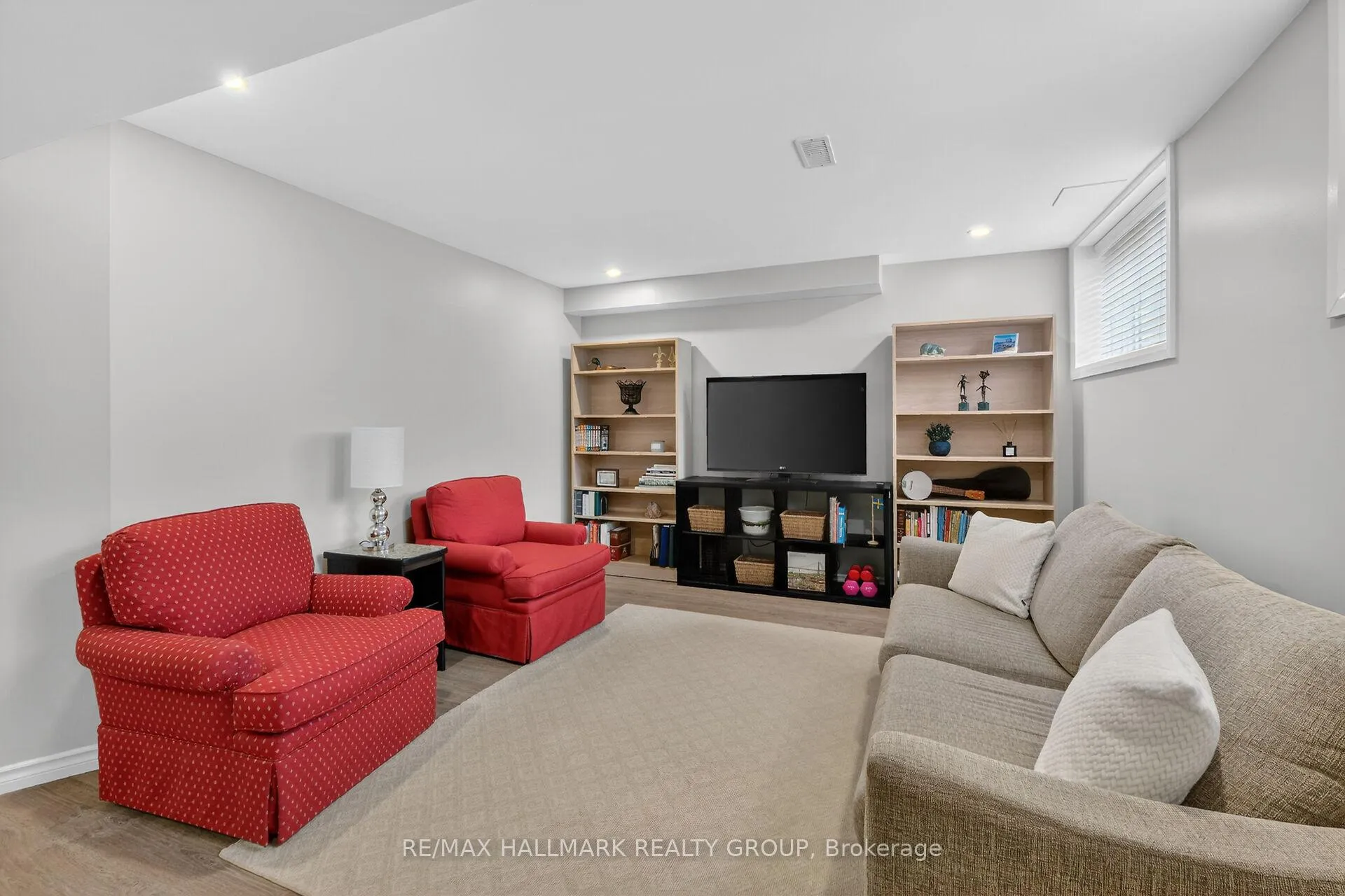 Photo 25 of 558 Genevriers Street, Ottawa, Avalon West — HOMEH