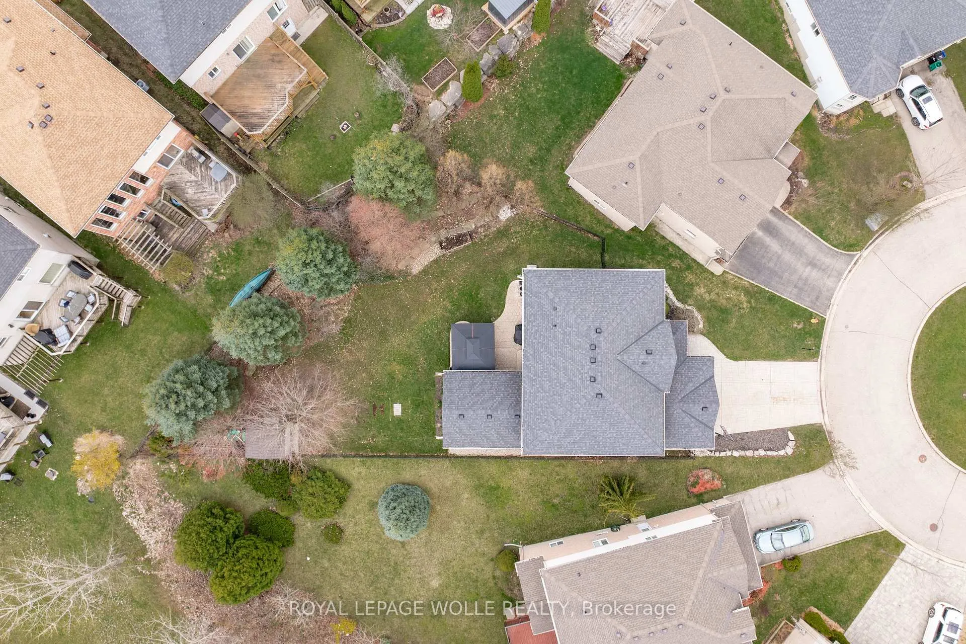 Photo 3 of 43 Ardwood Place, Kitchener — HOMEH