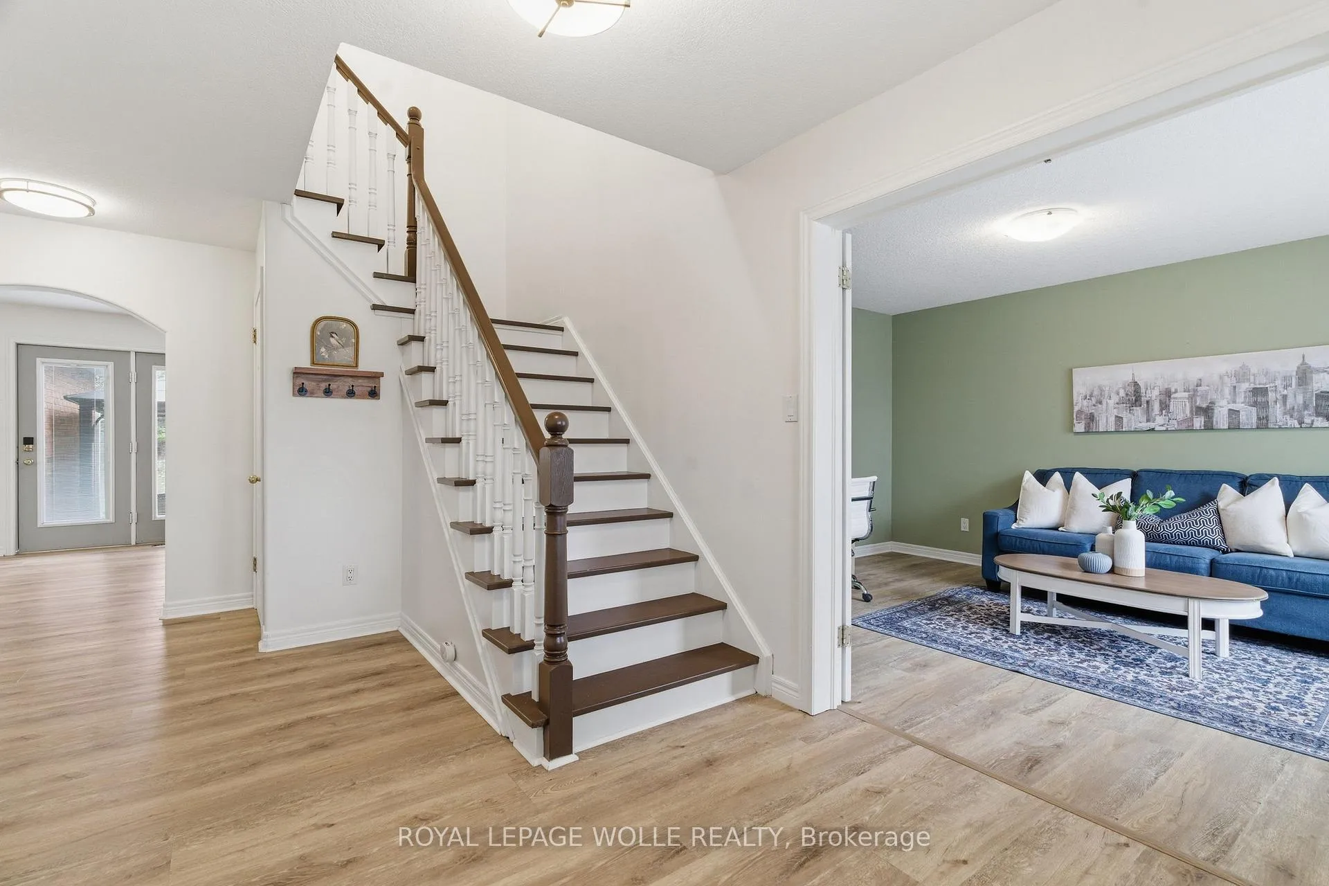 Photo 8 of 43 Ardwood Place, Kitchener — HOMEH