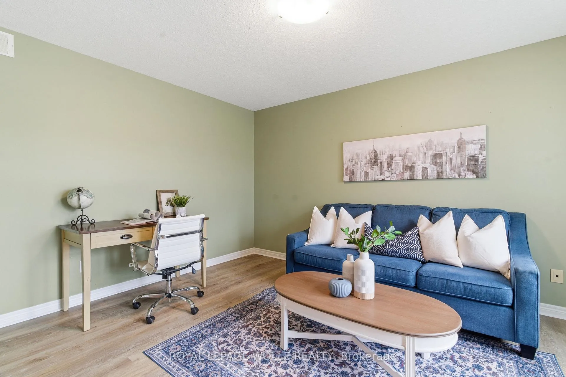 Photo 10 of 43 Ardwood Place, Kitchener — HOMEH