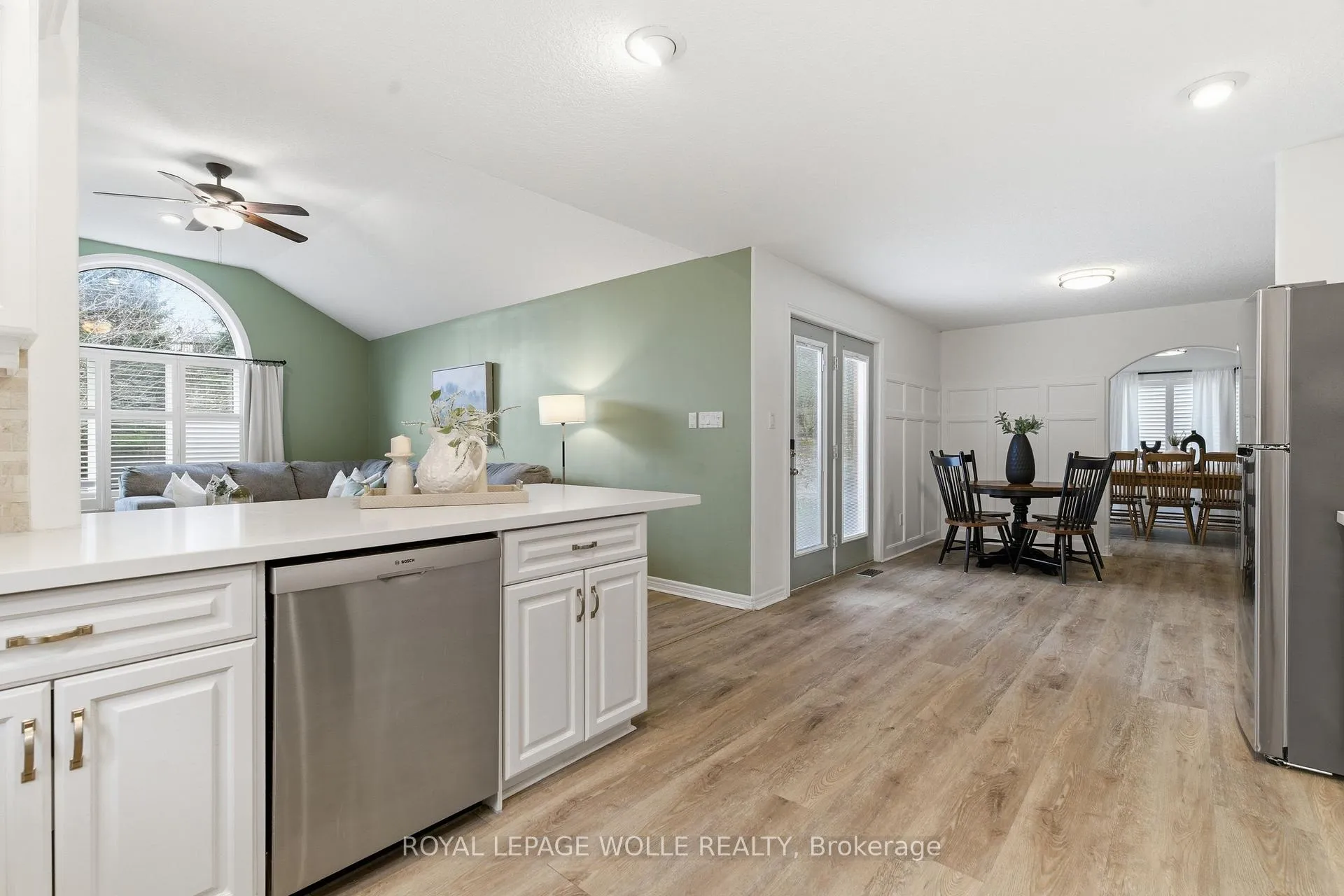 Photo 12 of 43 Ardwood Place, Kitchener — HOMEH