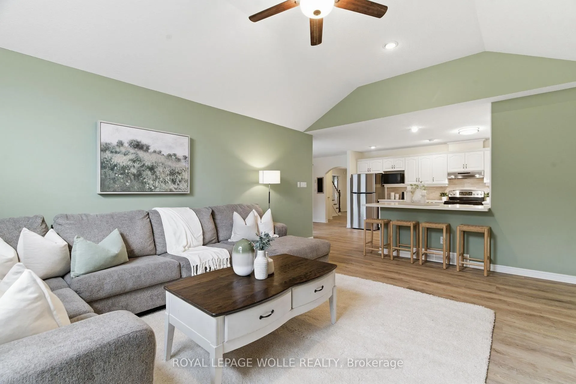 Photo 14 of 43 Ardwood Place, Kitchener — HOMEH
