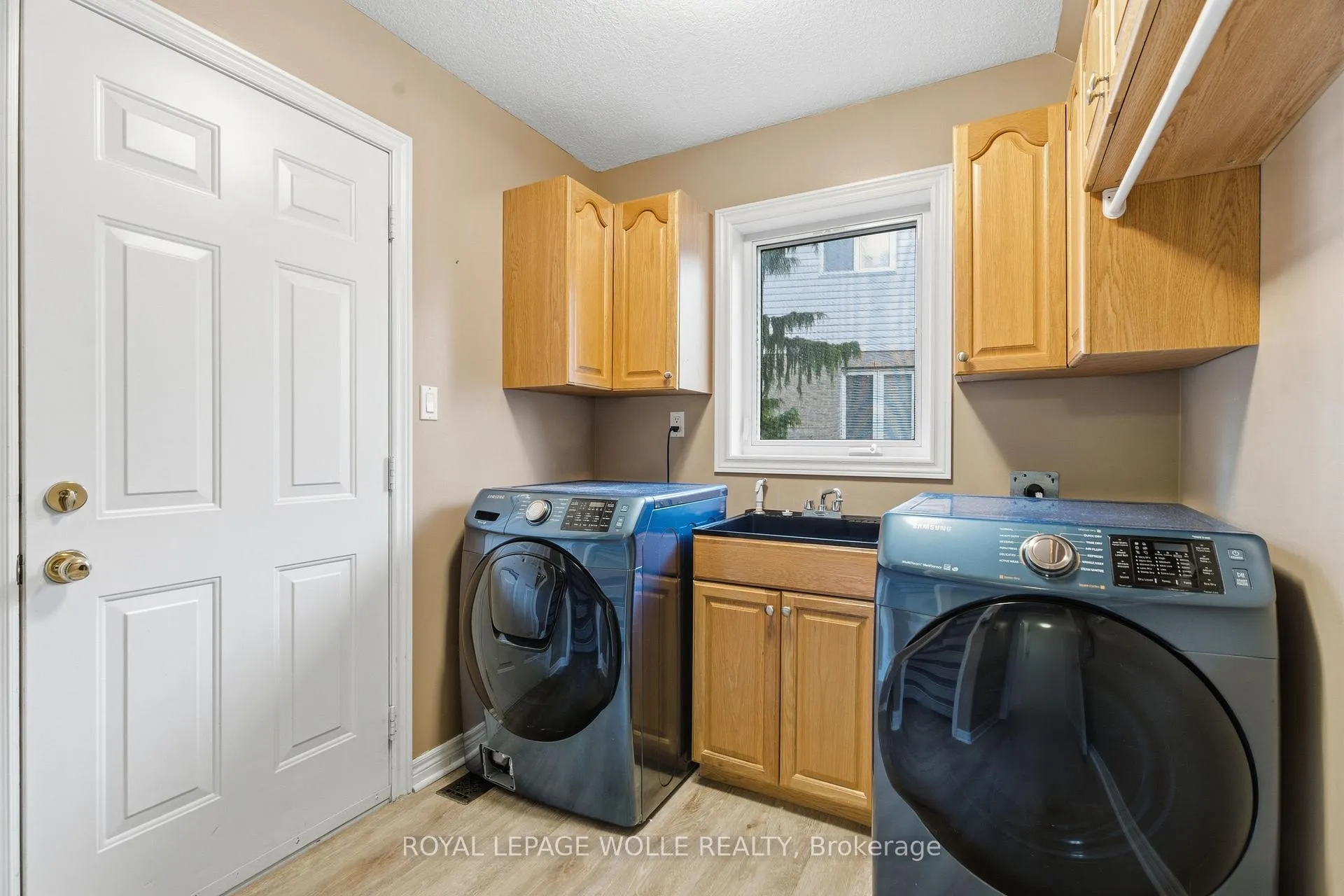 Photo 21 of 43 Ardwood Place, Kitchener — HOMEH