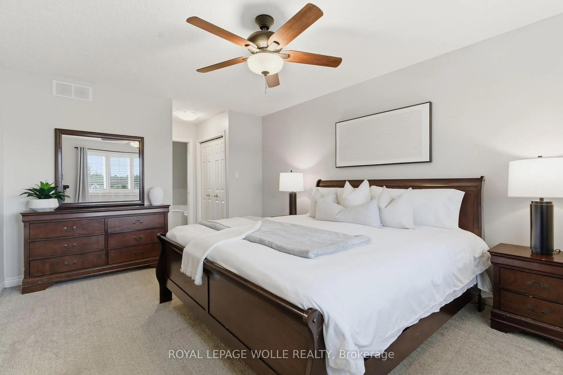 Photo 33 of 43 Ardwood Place, Kitchener — HOMEH