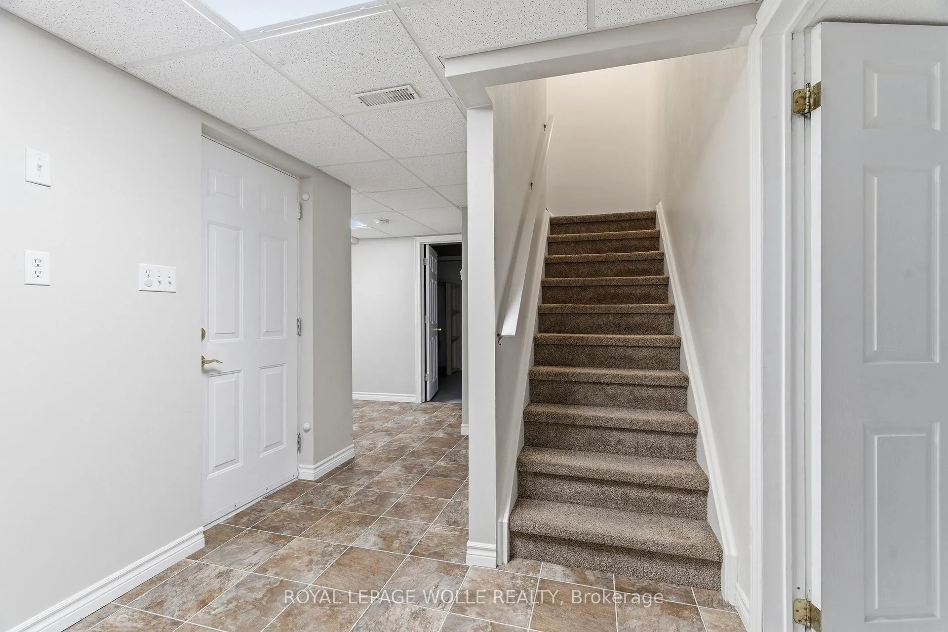 Photo 38 of 43 Ardwood Place, Kitchener — HOMEH