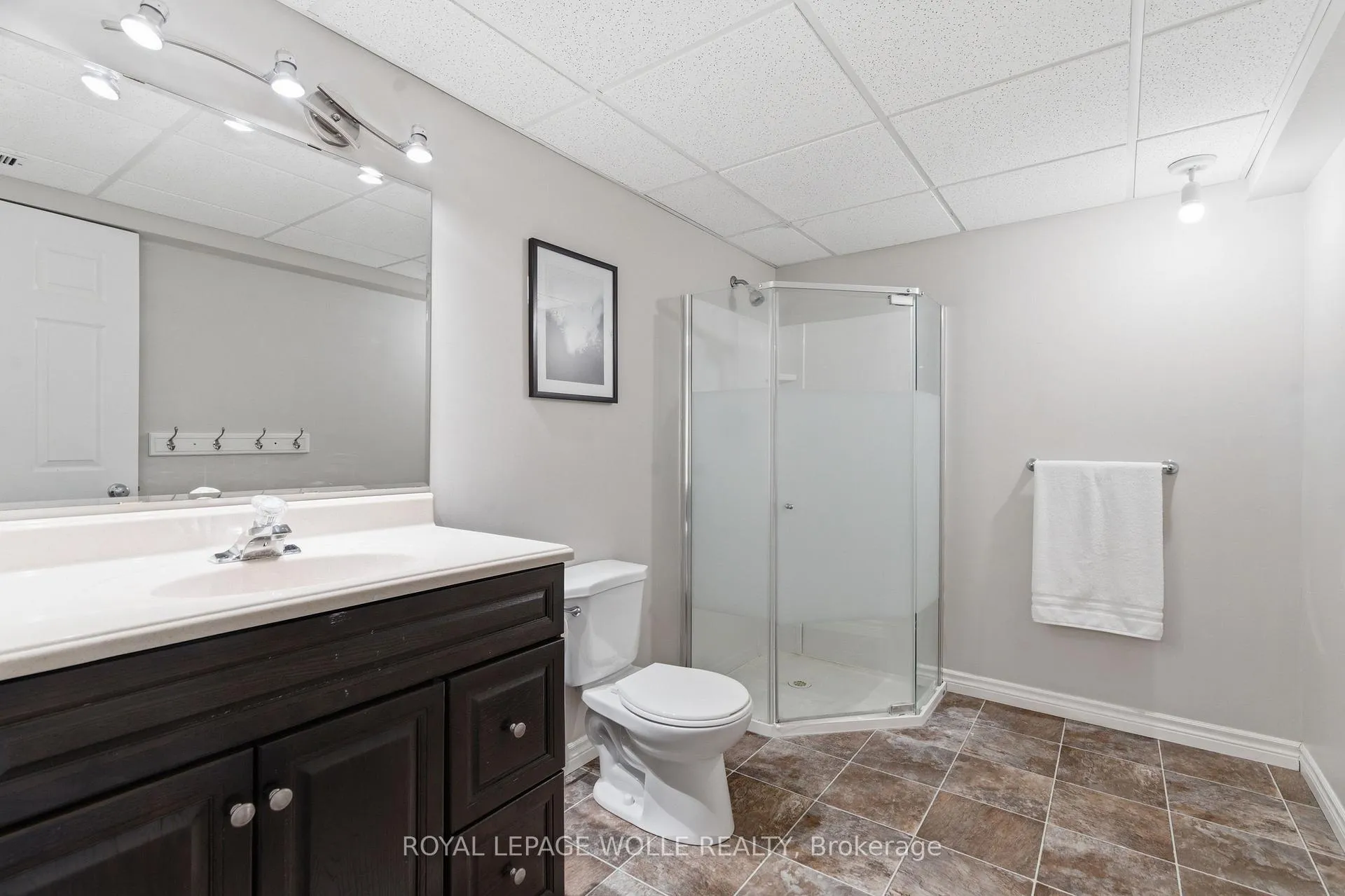 Photo 39 of 43 Ardwood Place, Kitchener — HOMEH