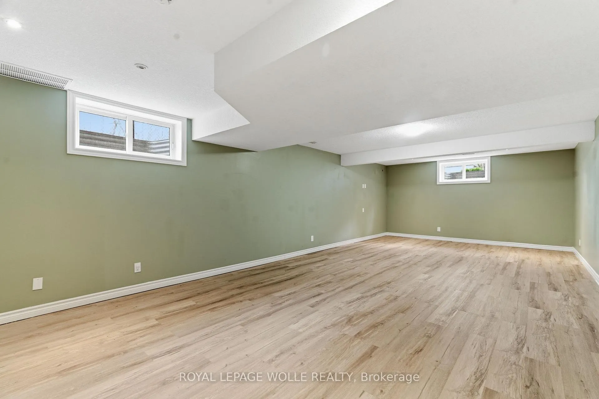 Photo 40 of 43 Ardwood Place, Kitchener — HOMEH