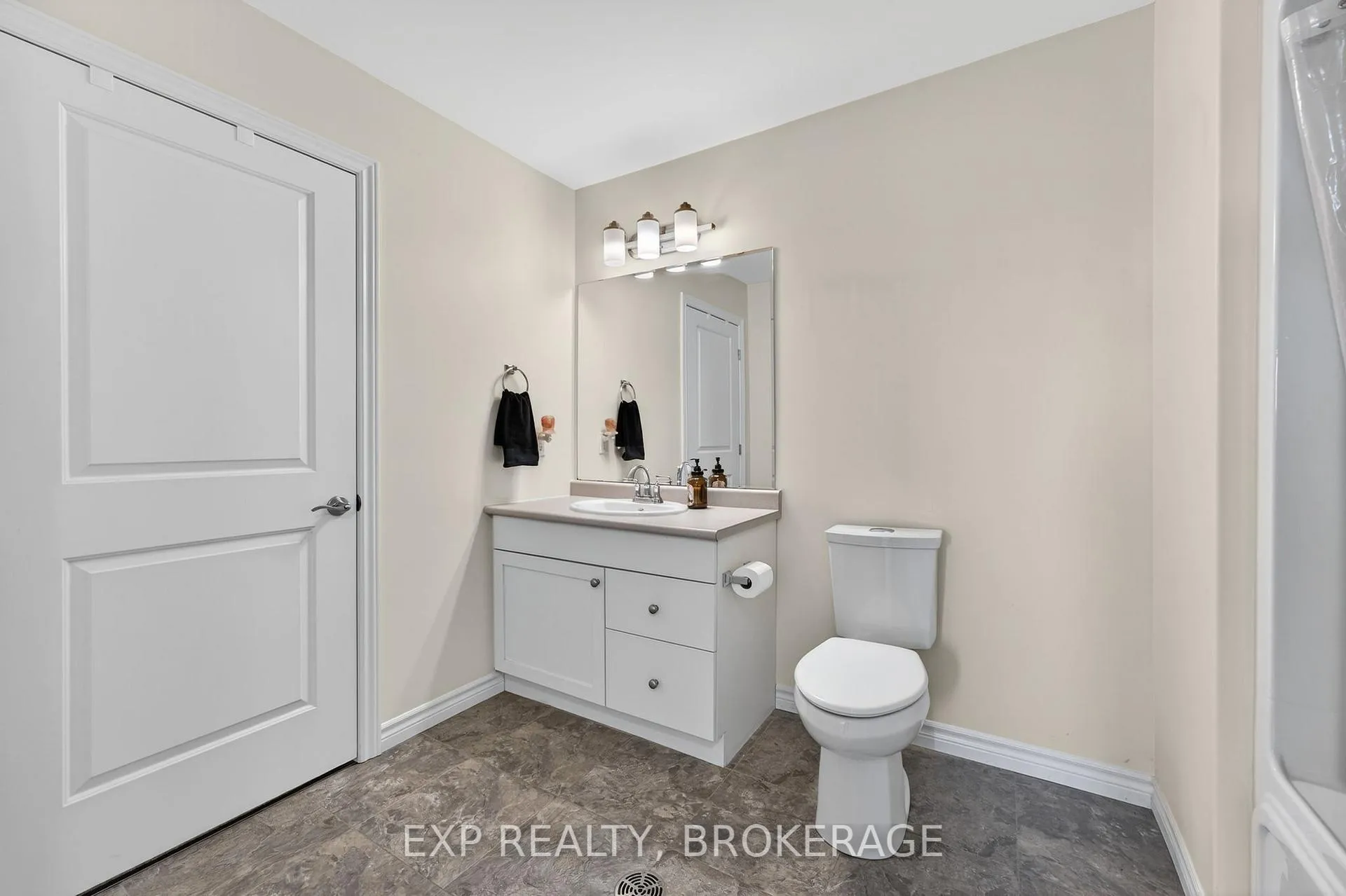 Photo 16 of Unit 301, 740 Augusta Drive, Kingston, City Northwest — HOMEH