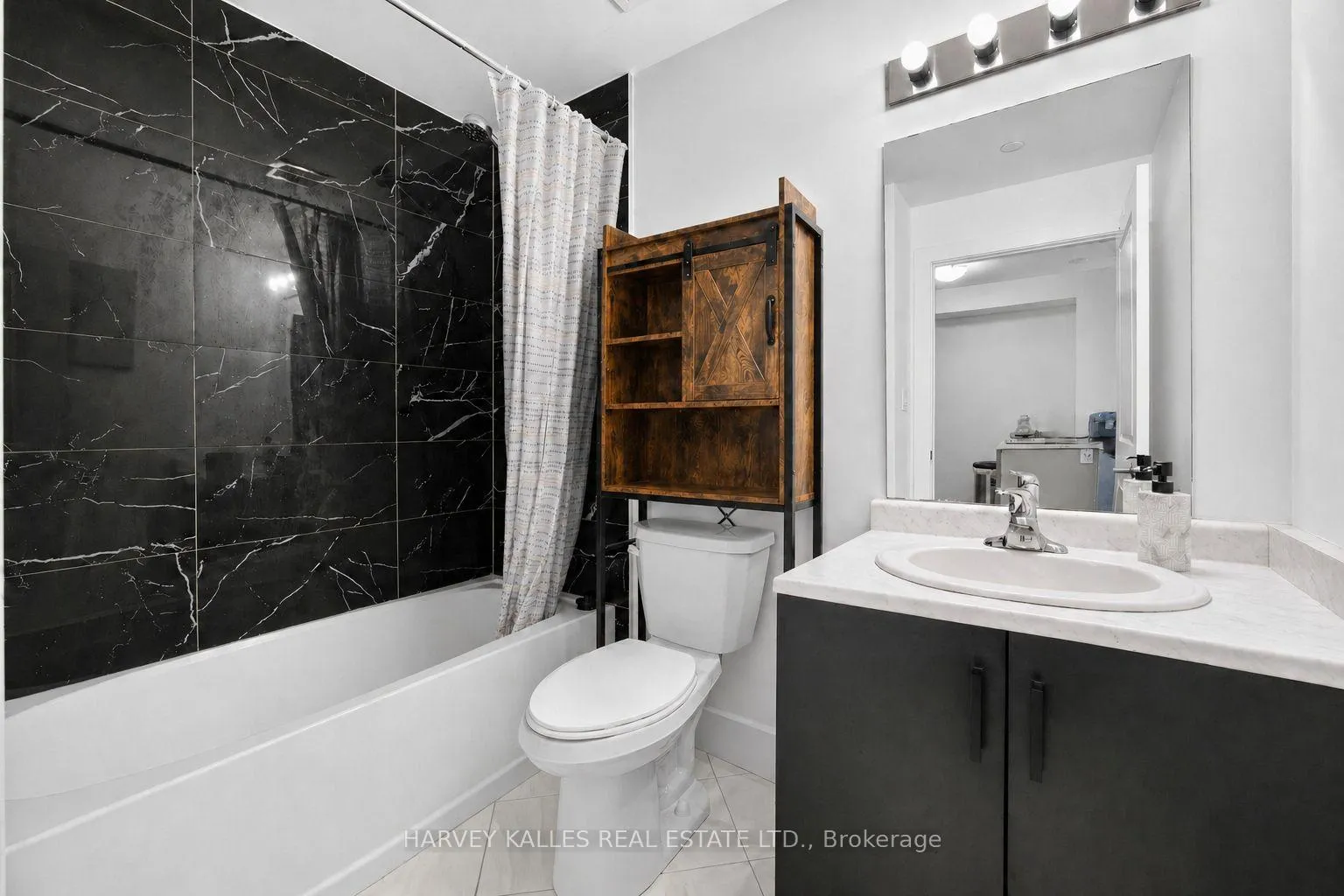 Photo 13 of Unit 431, 460 Dundas Street W, Hamilton, Waterdown — HOMEH