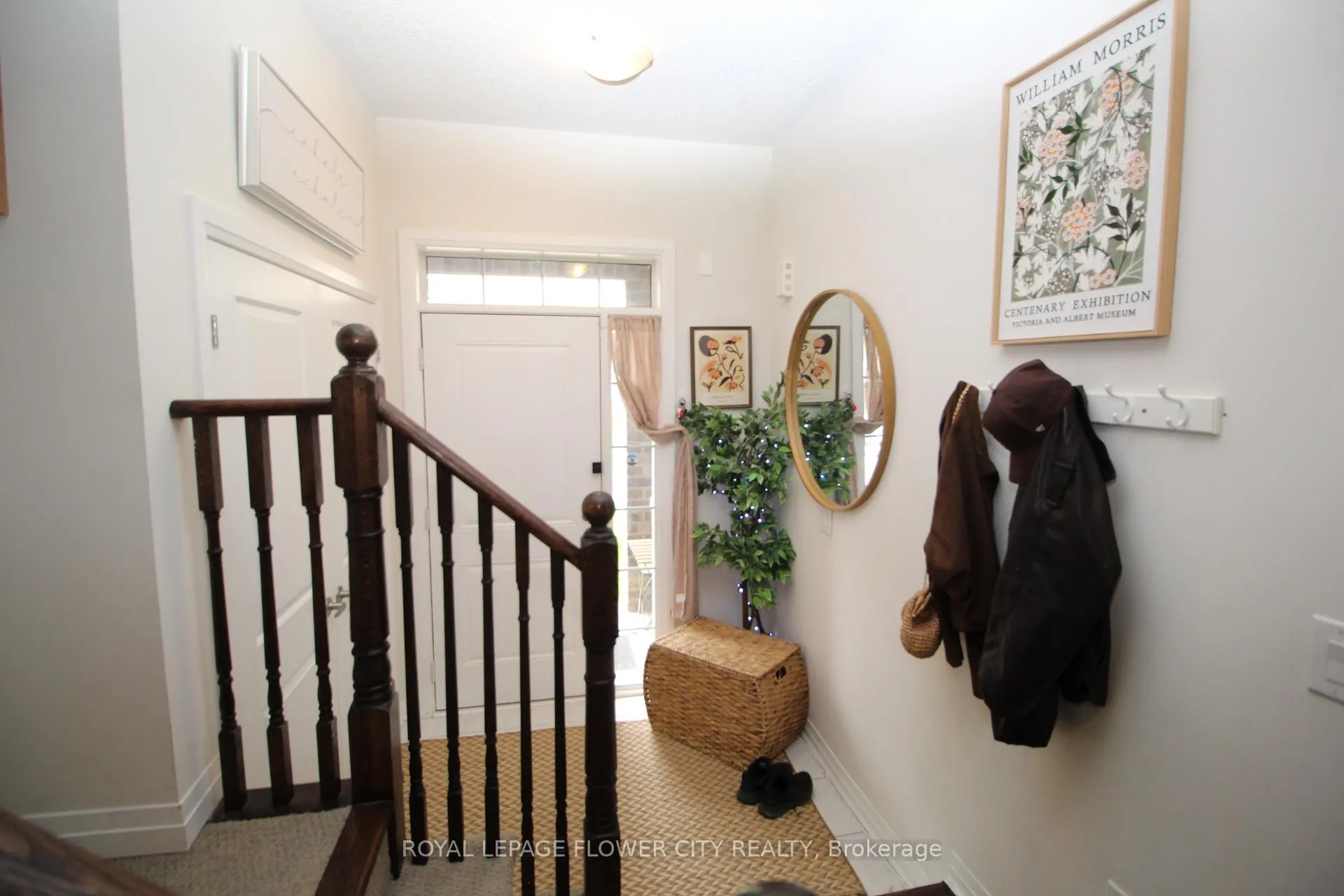 Photo 5 of 4060 Maitland Street, Lincoln, Beamsville — HOMEH