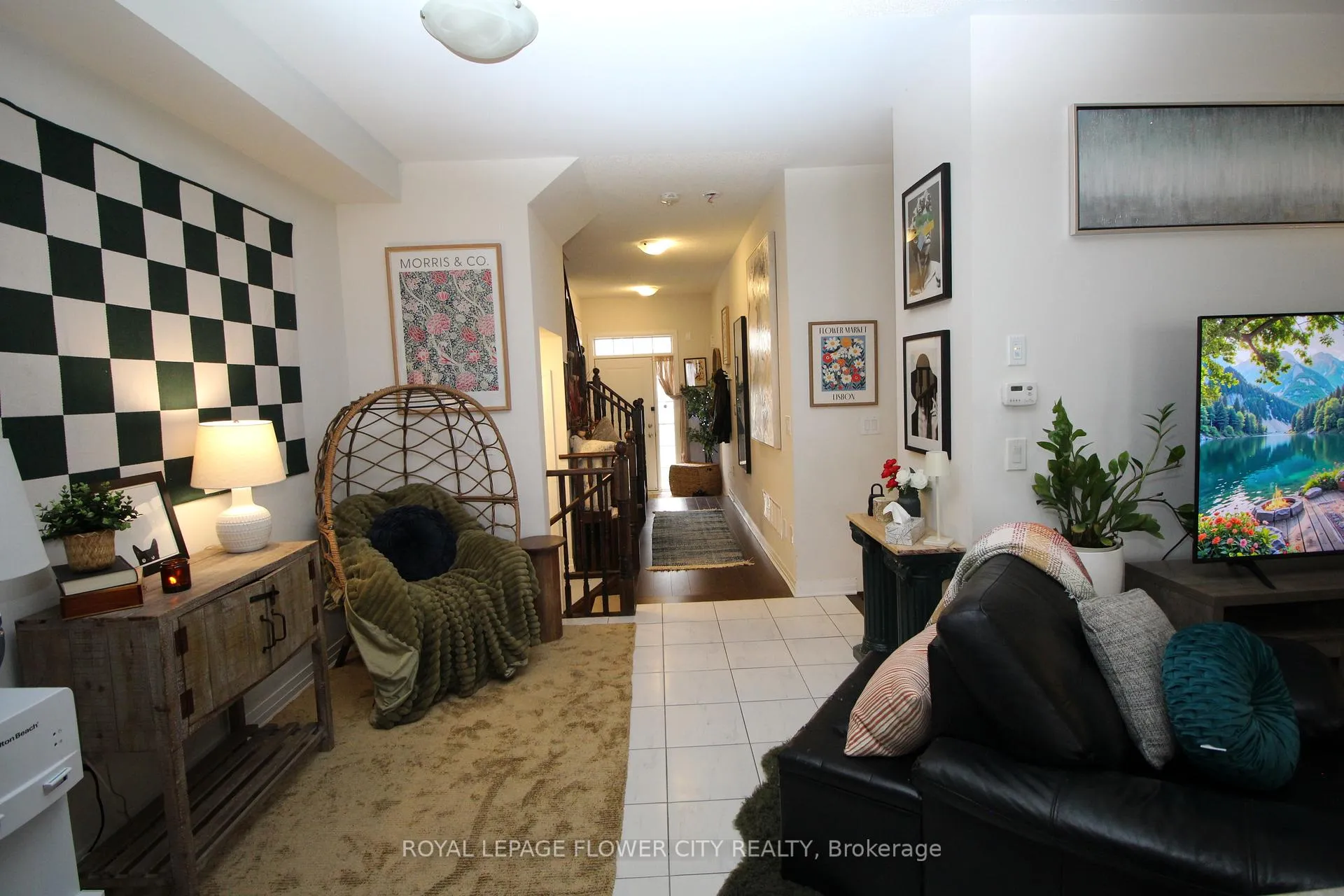 Photo 8 of 4060 Maitland Street, Lincoln, Beamsville — HOMEH