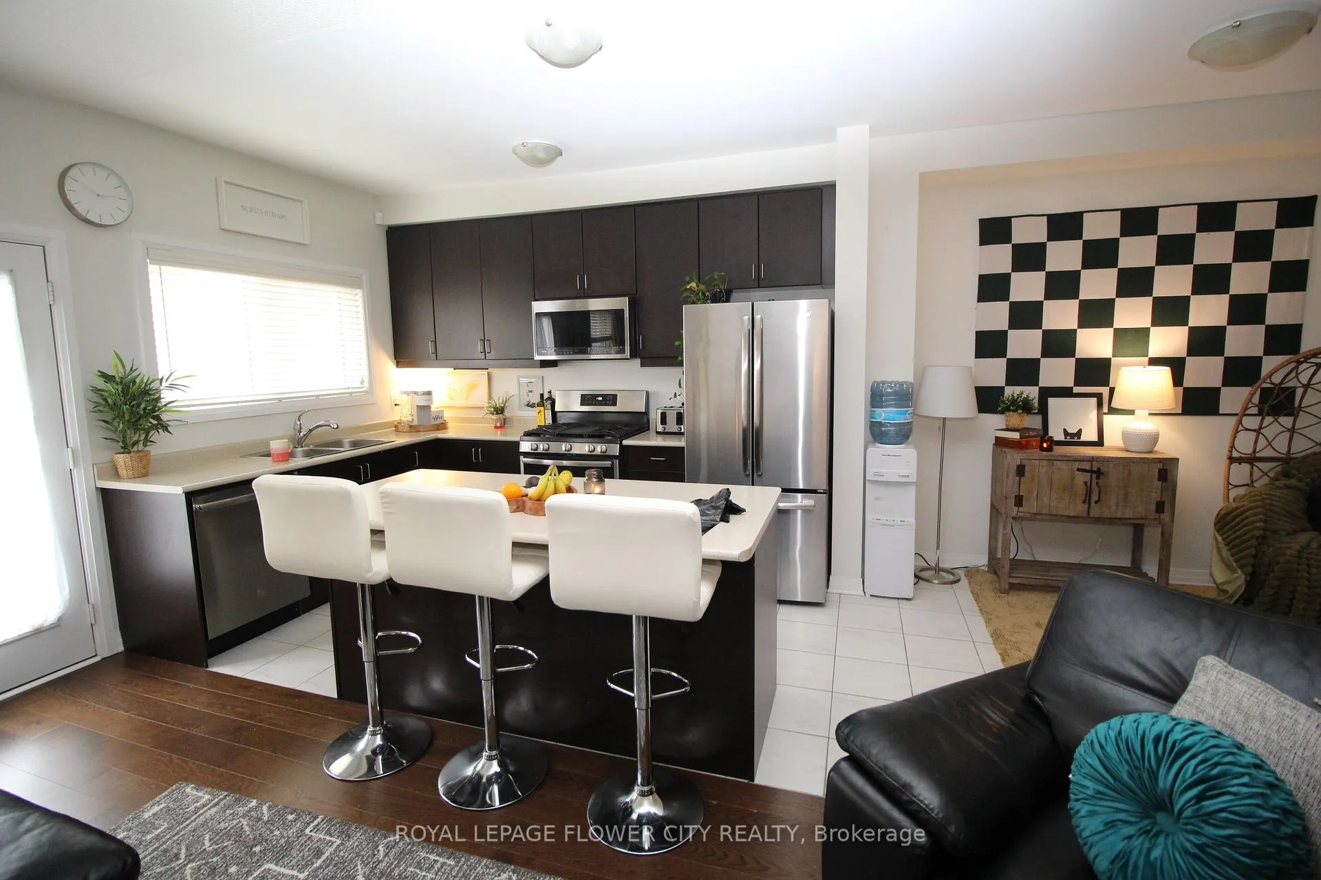 Photo 10 of 4060 Maitland Street, Lincoln, Beamsville — HOMEH
