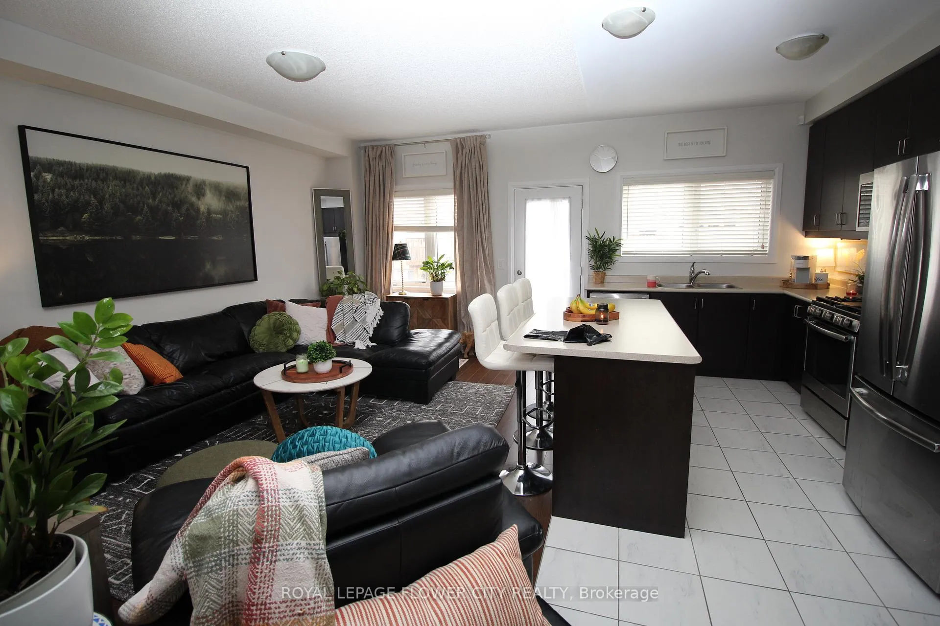 Photo 12 of 4060 Maitland Street, Lincoln, Beamsville — HOMEH