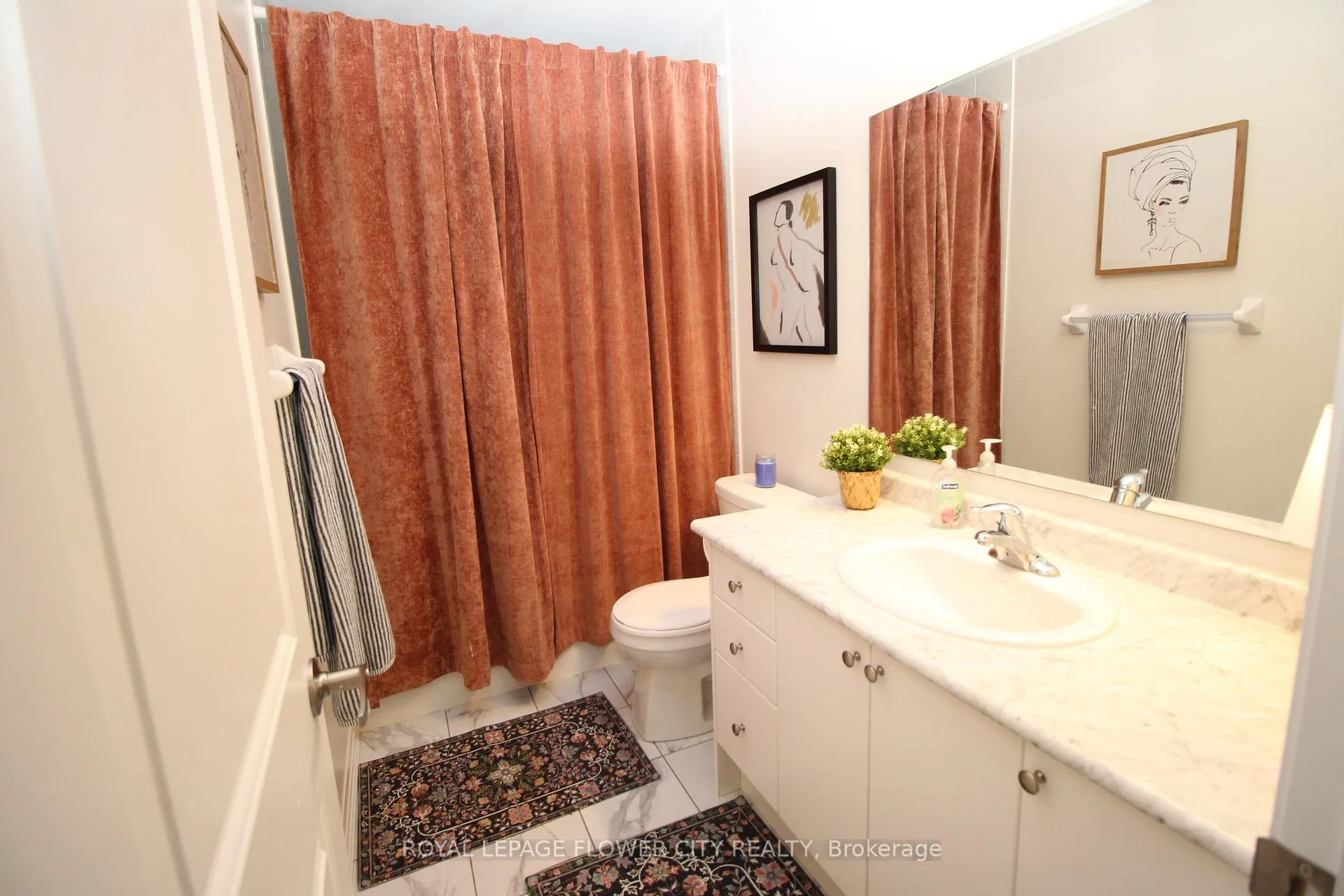 Photo 19 of 4060 Maitland Street, Lincoln, Beamsville — HOMEH