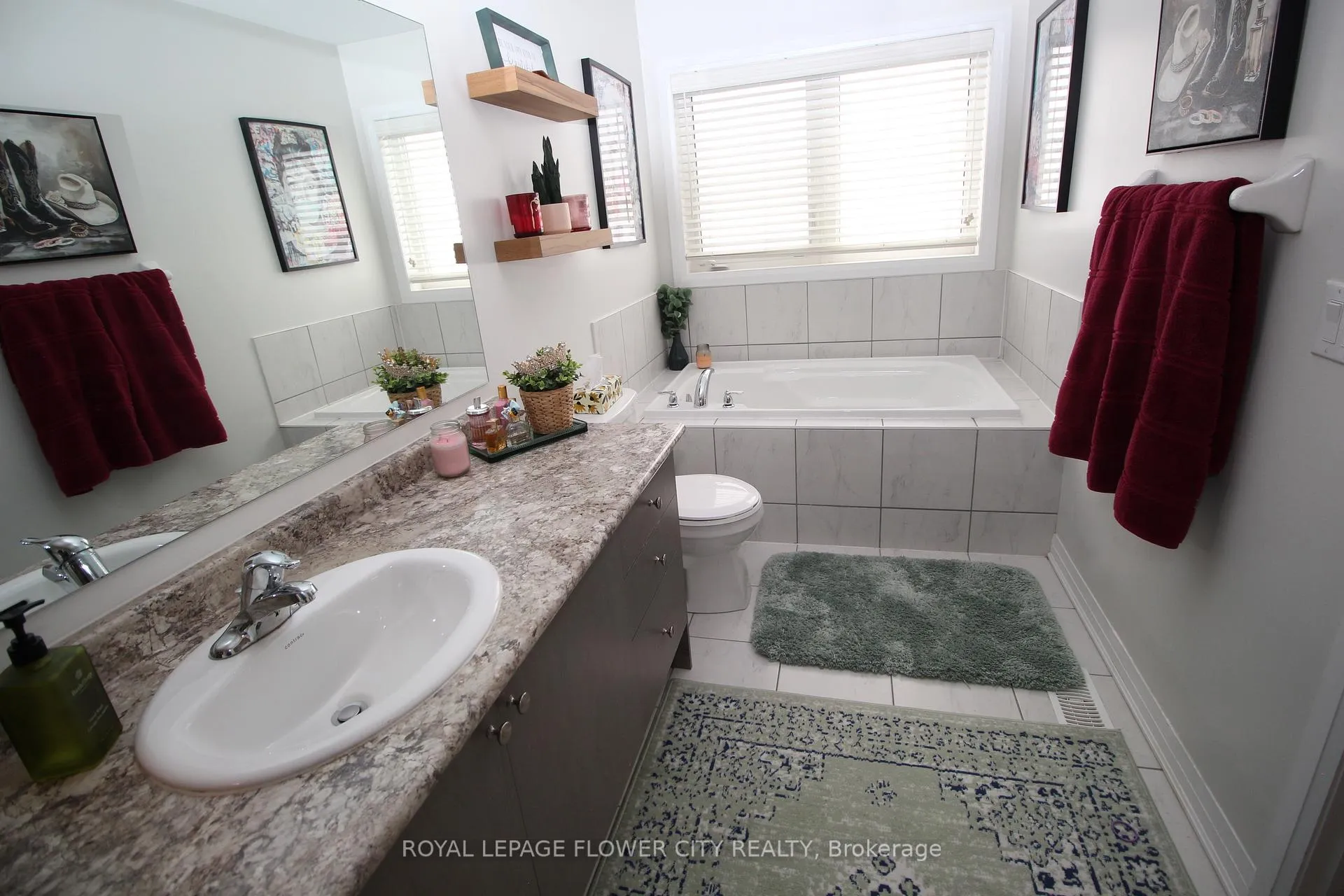 Photo 23 of 4060 Maitland Street, Lincoln, Beamsville — HOMEH