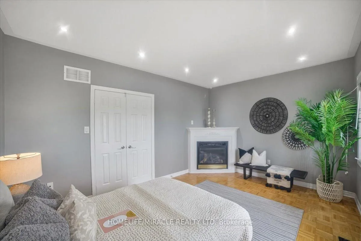 Photo 26 of 6 Prima Vista Court, Brampton, Fletcher's Meadow — HOMEH
