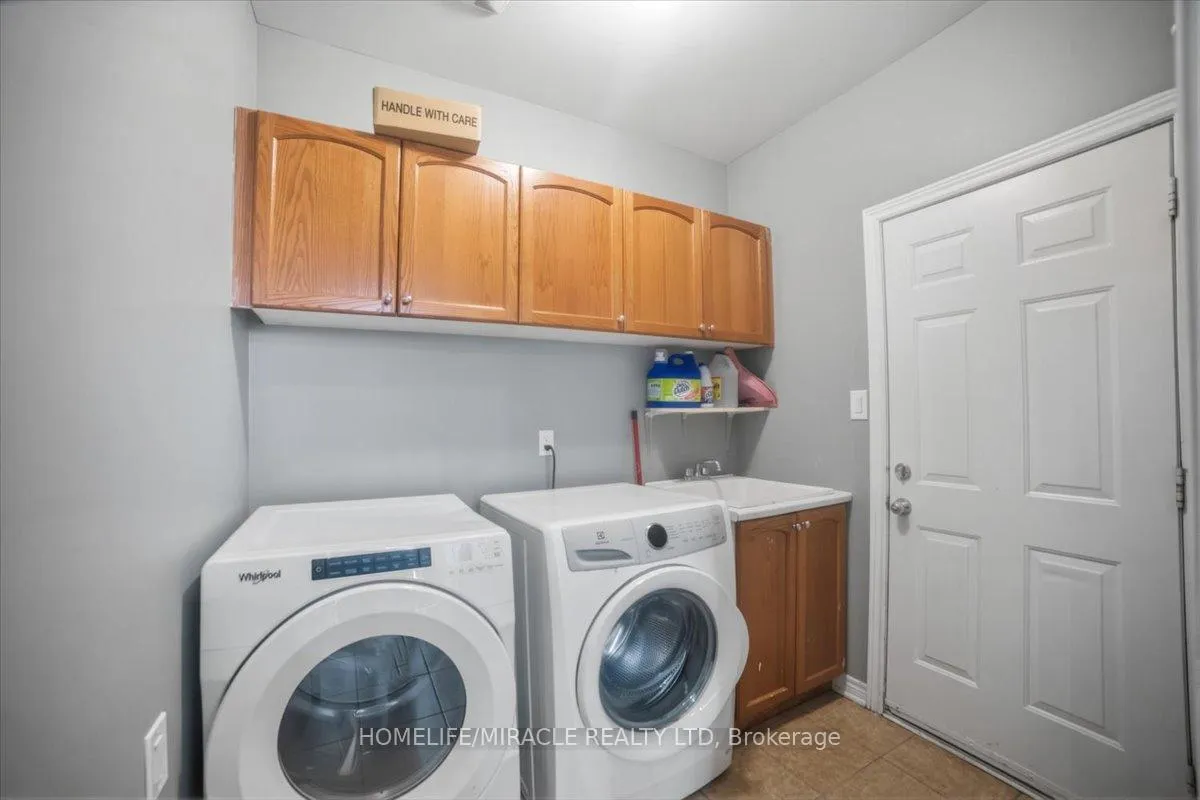 Photo 32 of 6 Prima Vista Court, Brampton, Fletcher's Meadow — HOMEH