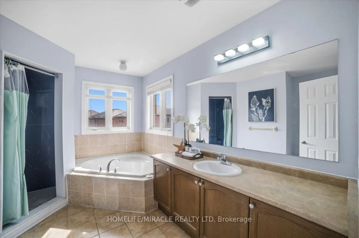 Photo 33 of 6 Prima Vista Court, Brampton, Fletcher's Meadow — HOMEH