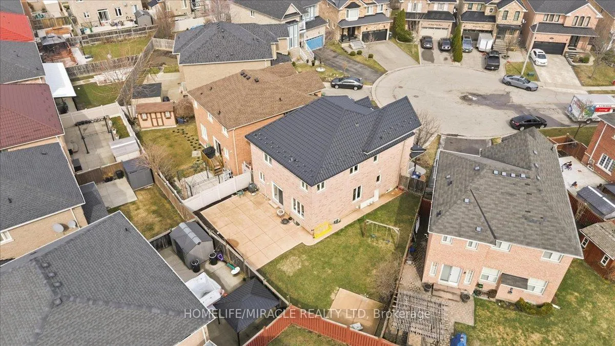 Photo 37 of 6 Prima Vista Court, Brampton, Fletcher's Meadow — HOMEH