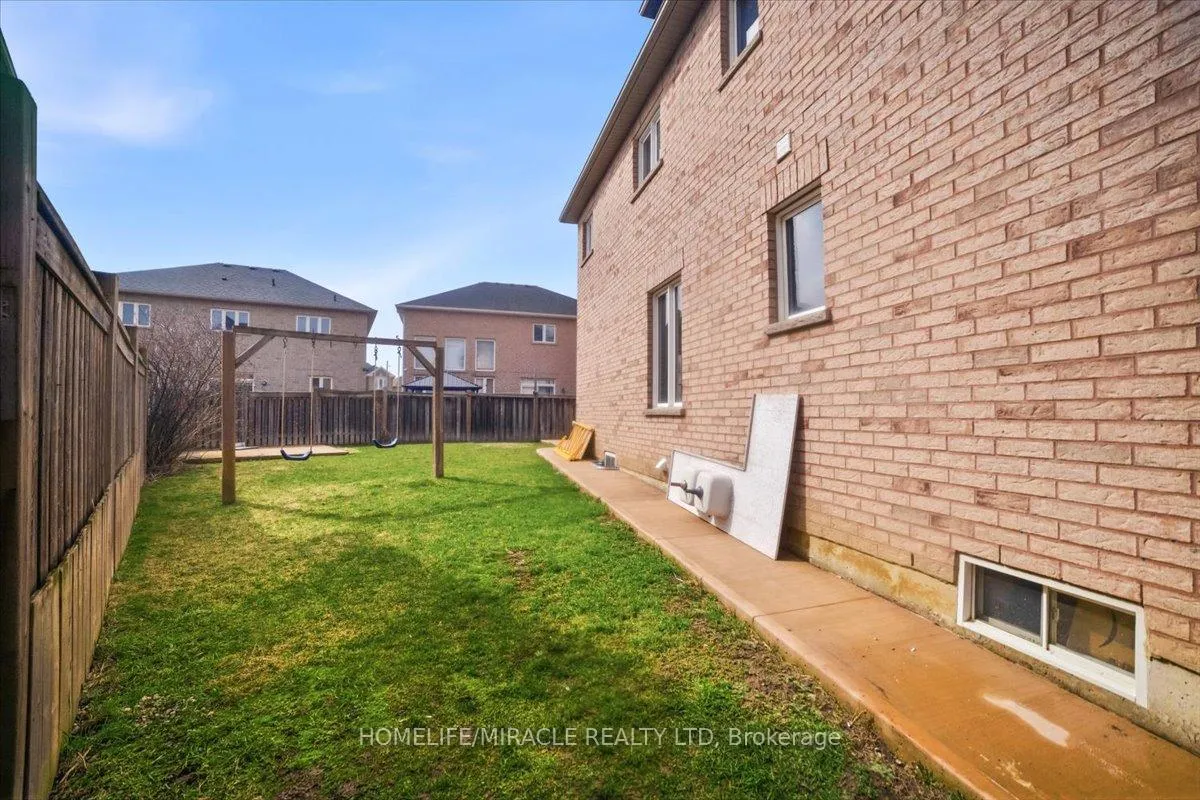 Photo 38 of 6 Prima Vista Court, Brampton, Fletcher's Meadow — HOMEH
