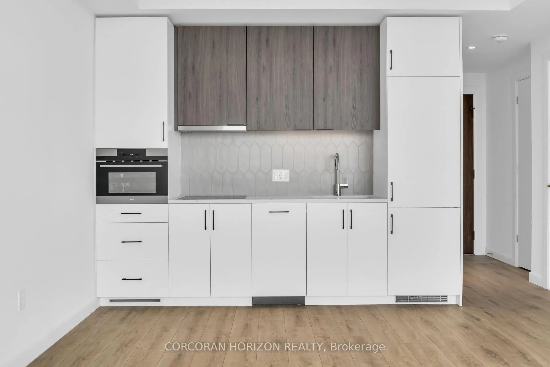 Photo 12 of Unit 1011, 741 King Street, Kitchener, KW Hospital — HOMEH