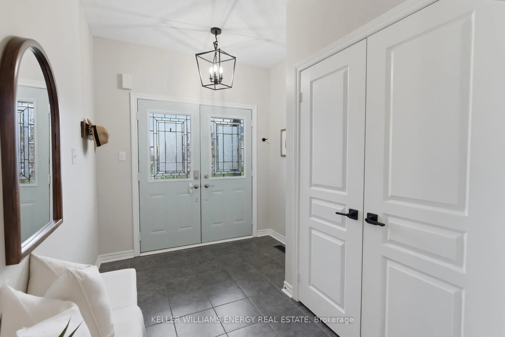 Photo 2 of 130 Buttonshaw Street, Clarington, Bowmanville — HOMEH