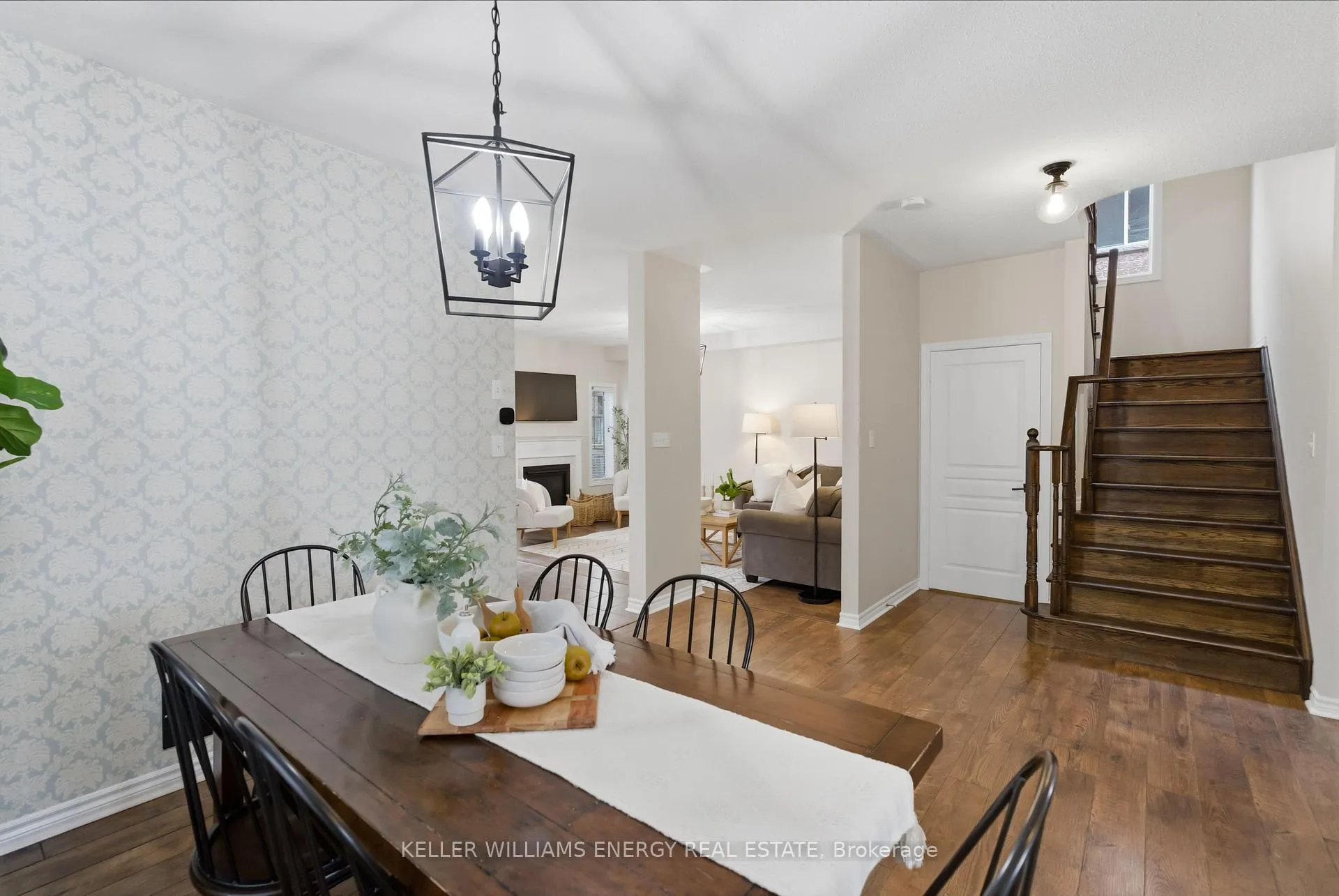Photo 7 of 130 Buttonshaw Street, Clarington, Bowmanville — HOMEH