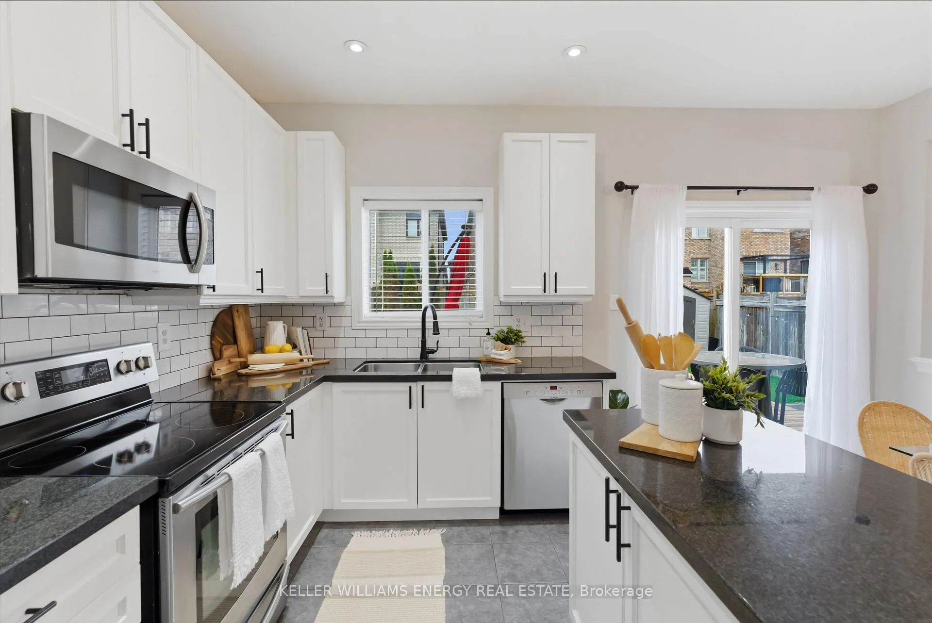 Photo 9 of 130 Buttonshaw Street, Clarington, Bowmanville — HOMEH