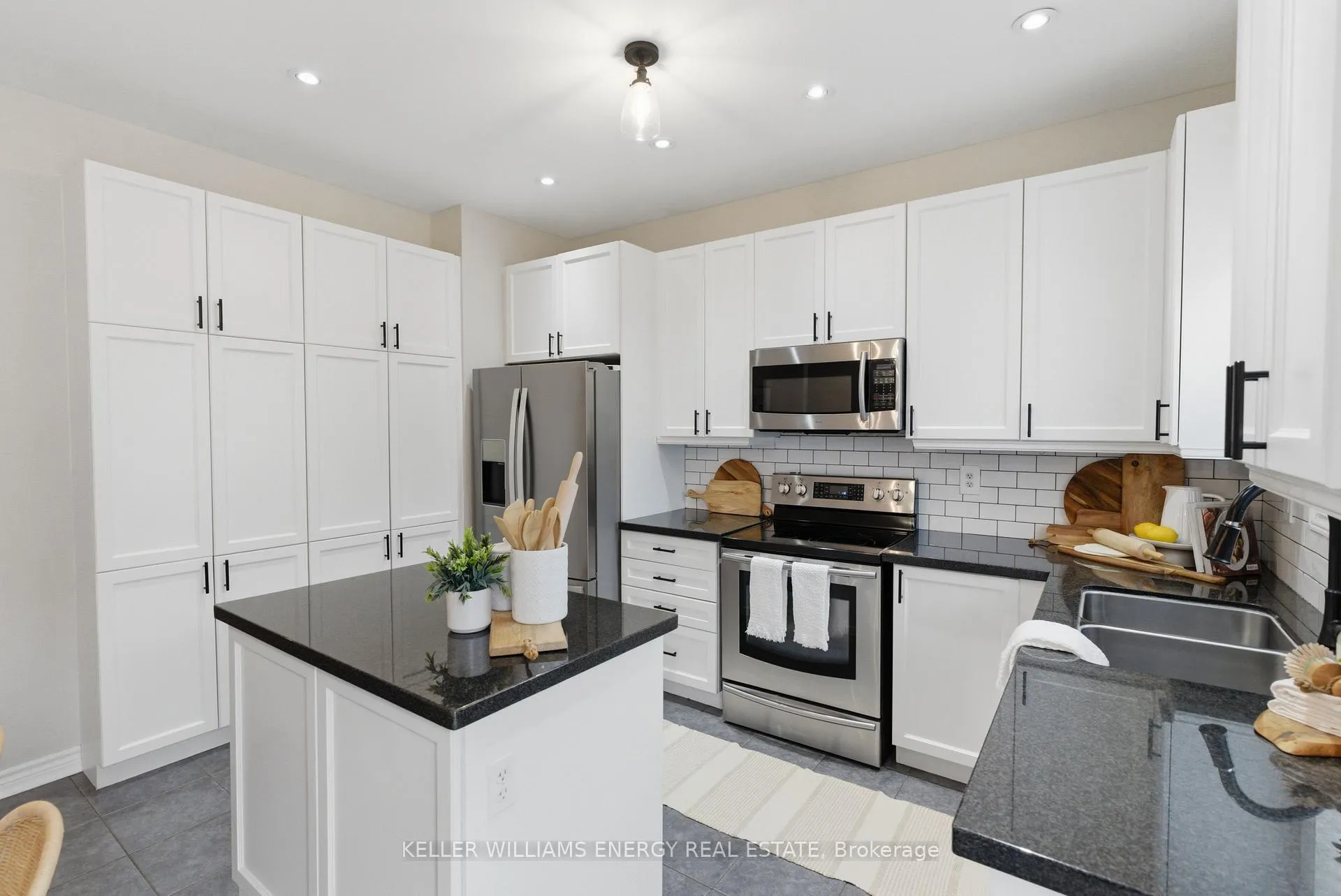 Photo 10 of 130 Buttonshaw Street, Clarington, Bowmanville — HOMEH