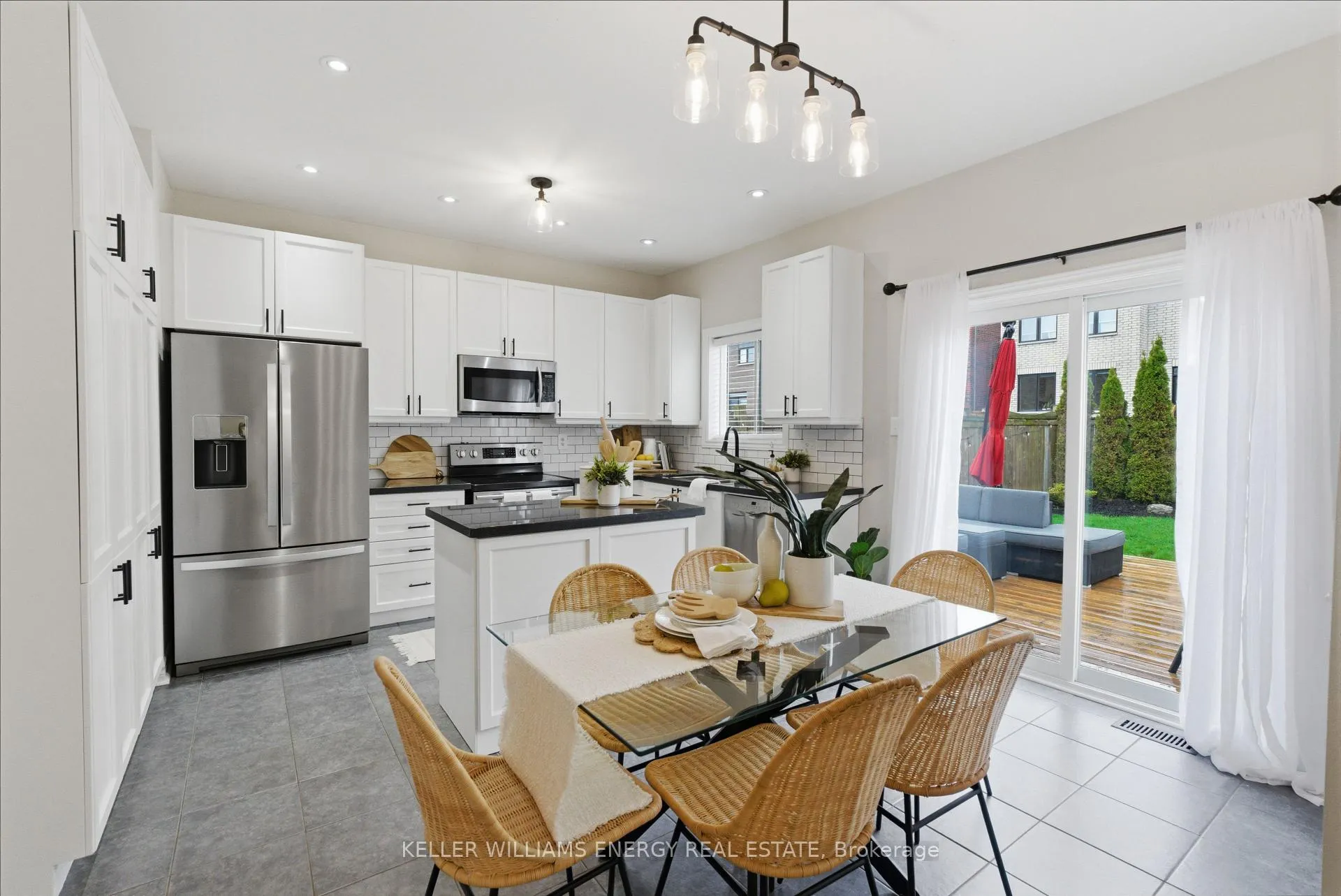 Photo 11 of 130 Buttonshaw Street, Clarington, Bowmanville — HOMEH