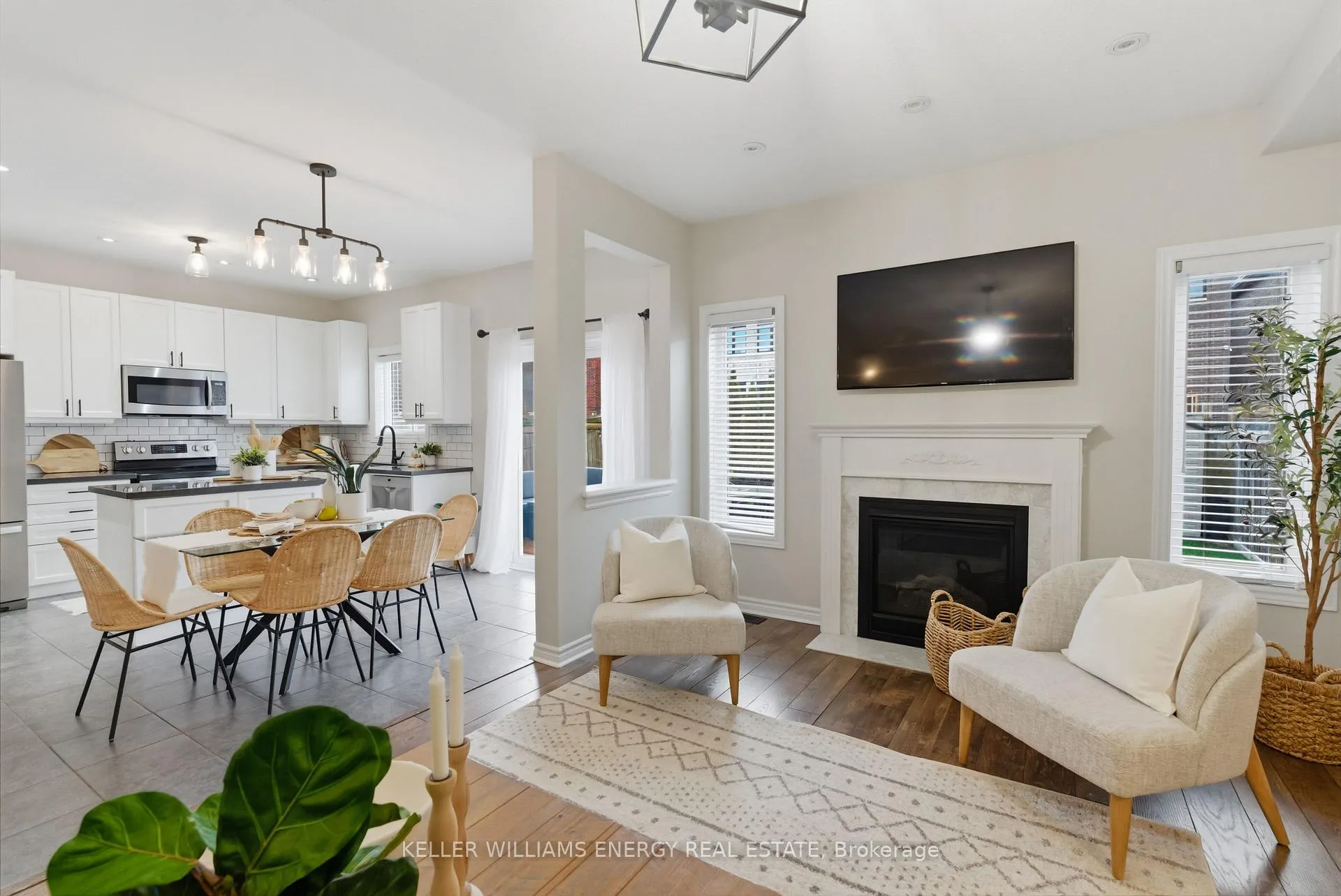 Photo 15 of 130 Buttonshaw Street, Clarington, Bowmanville — HOMEH