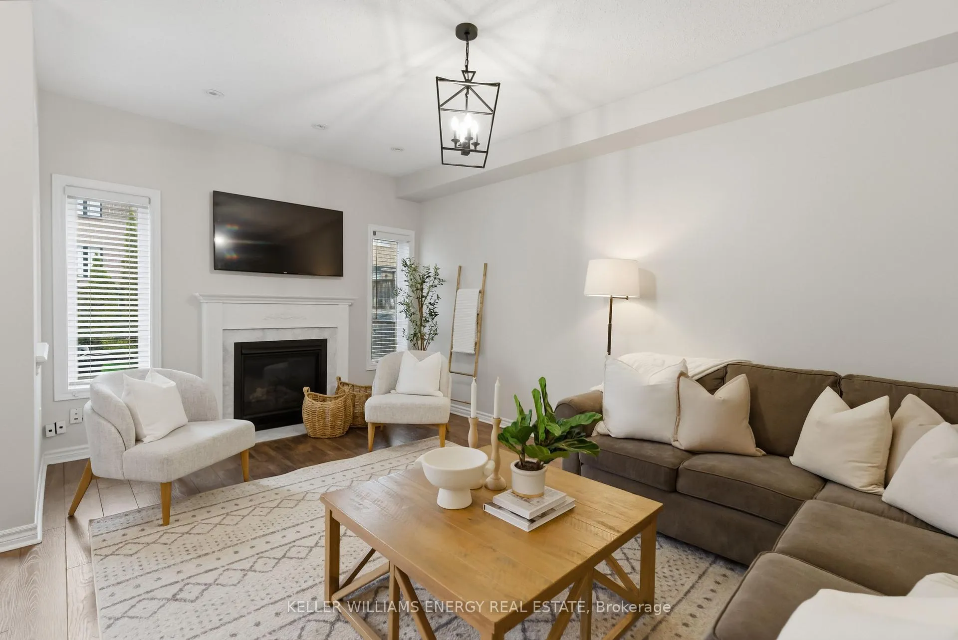 Photo 16 of 130 Buttonshaw Street, Clarington, Bowmanville — HOMEH